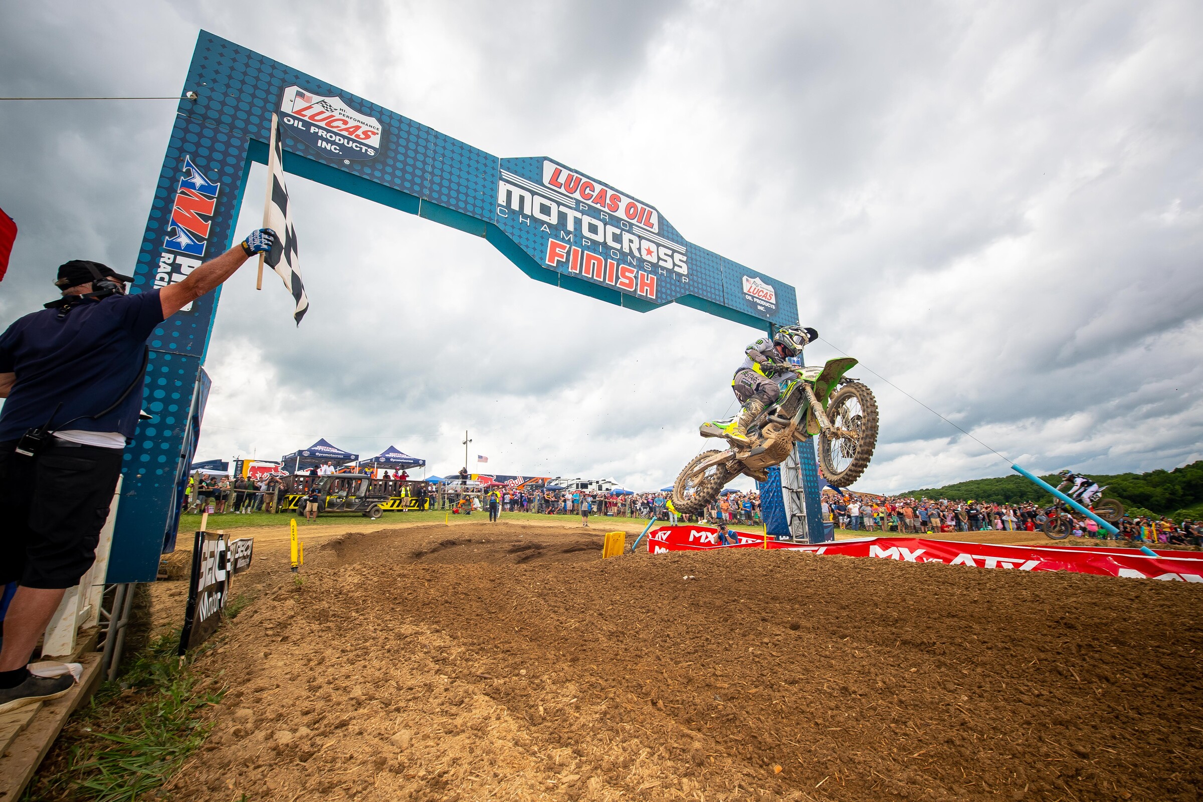 Eli Tomac claimed his first moto victory of the 2021 season.