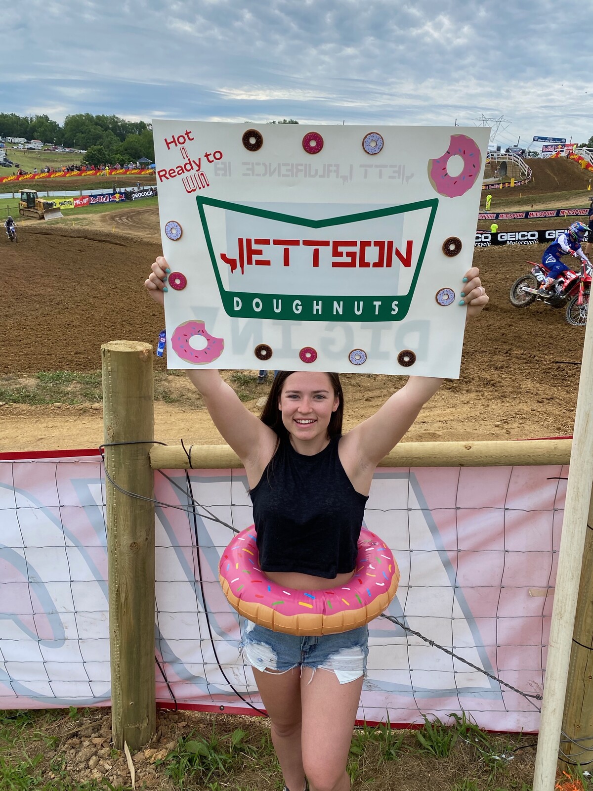 She sampled Krispy Kreme’s logo well and added a donut floatie.