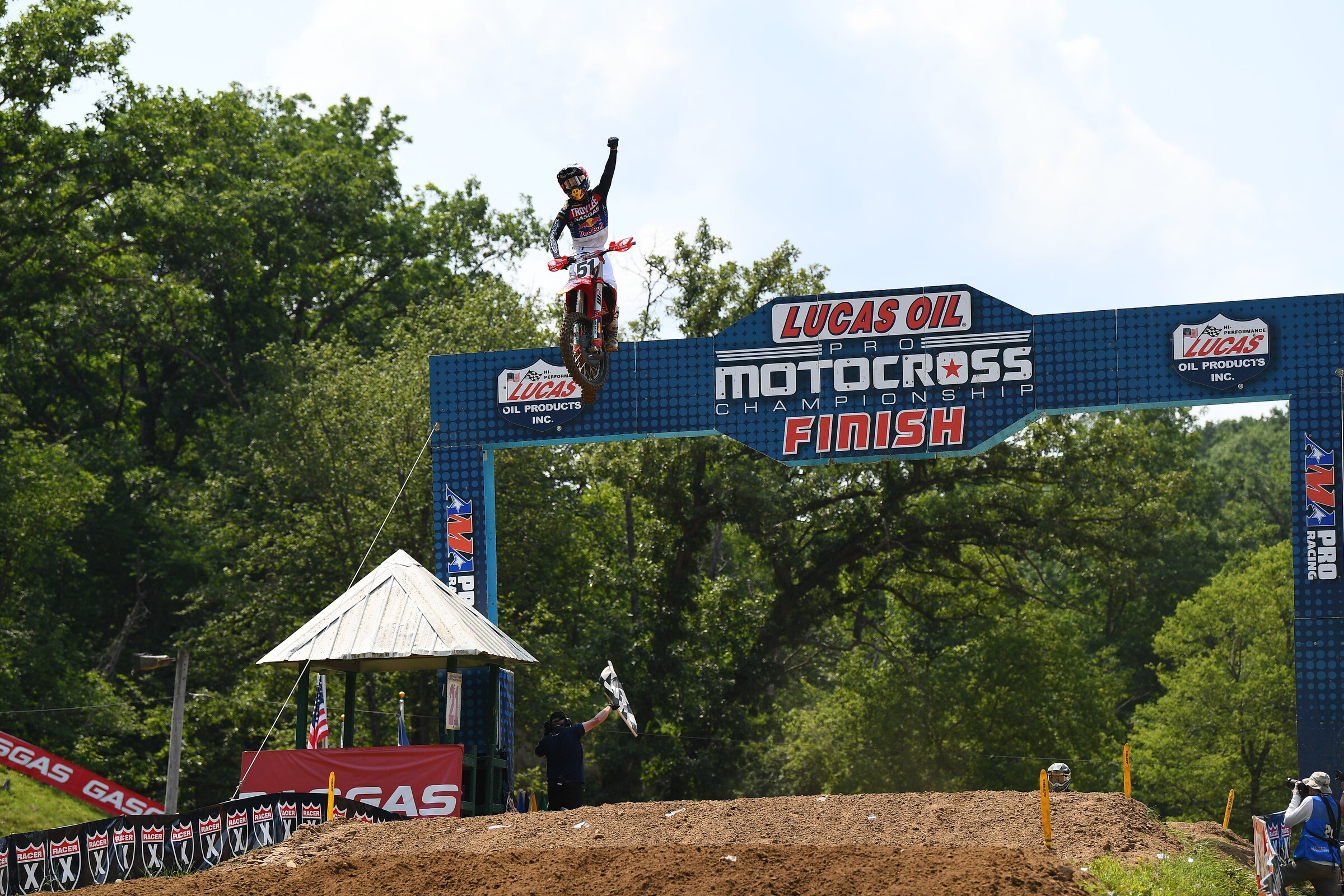 Justin Barcia picked up his first moto win of the season as he held off Ferrandis and Tomac late in the moto.