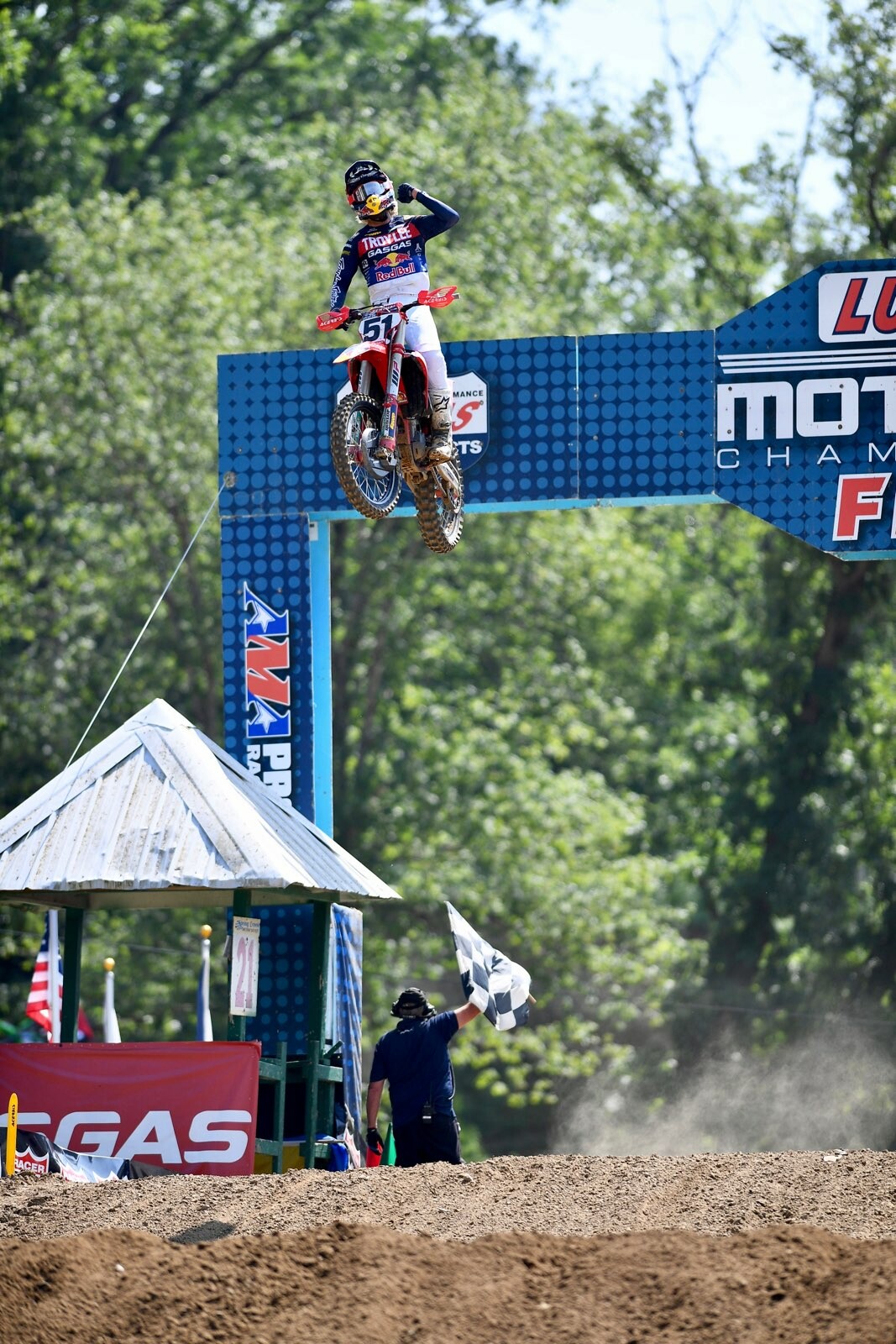 Barcia picked up his first overall win of the season with 1-2 finishes.