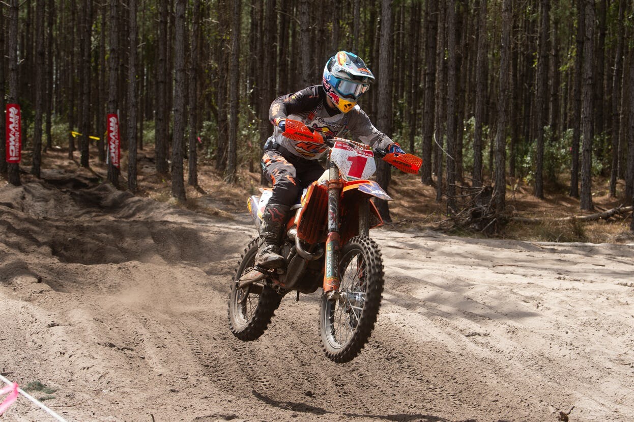 Russell en route to winning last year's Wild Boar GNCC in Florida.
