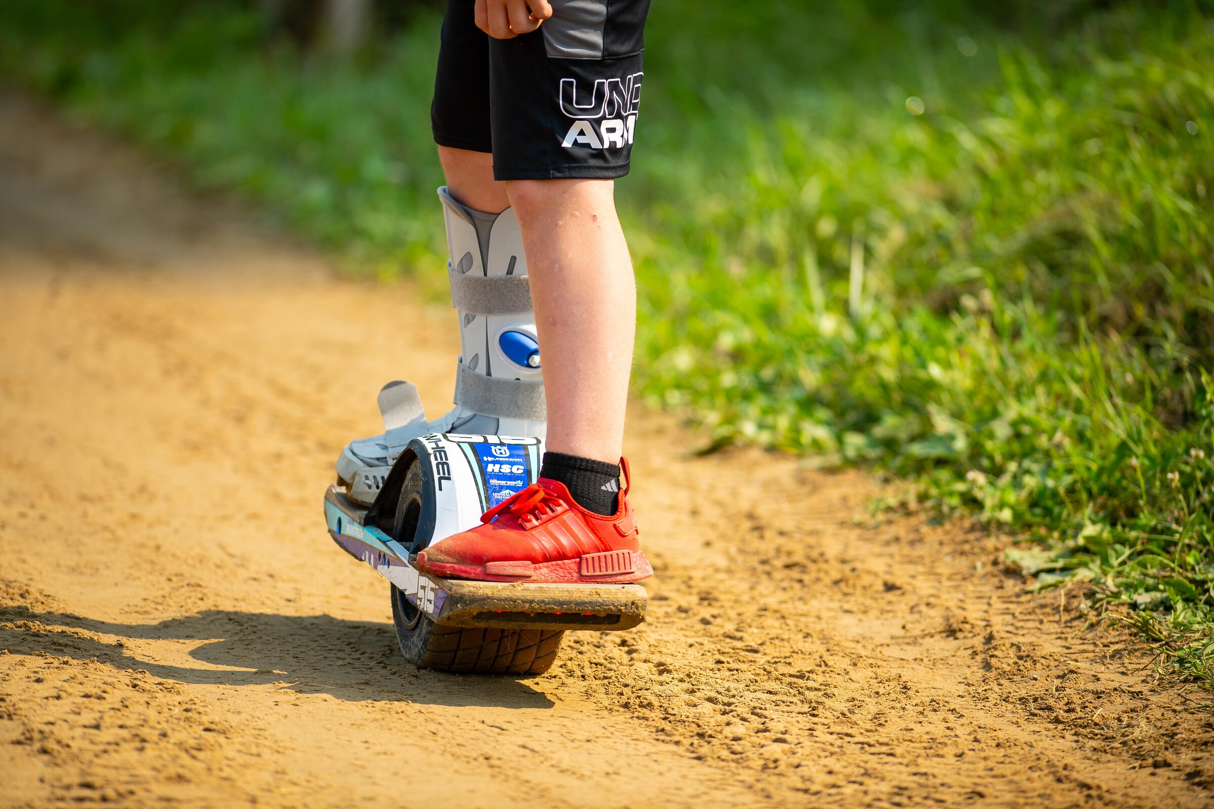 One good leg and one good wheel.