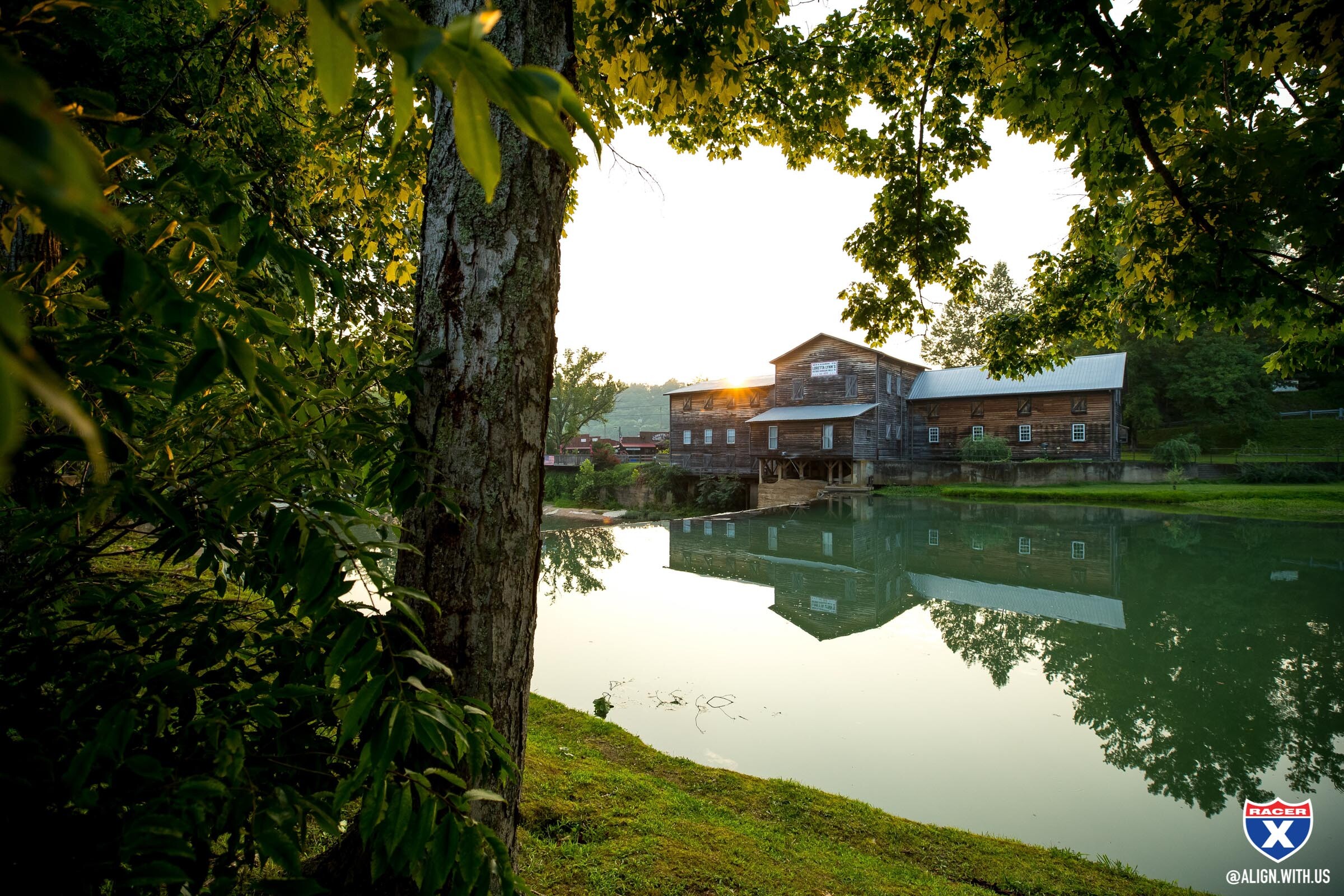 ALIGN_MEDIA_x_RACER_X_2021_LORETTA_LYNNS_MONDAY_001
