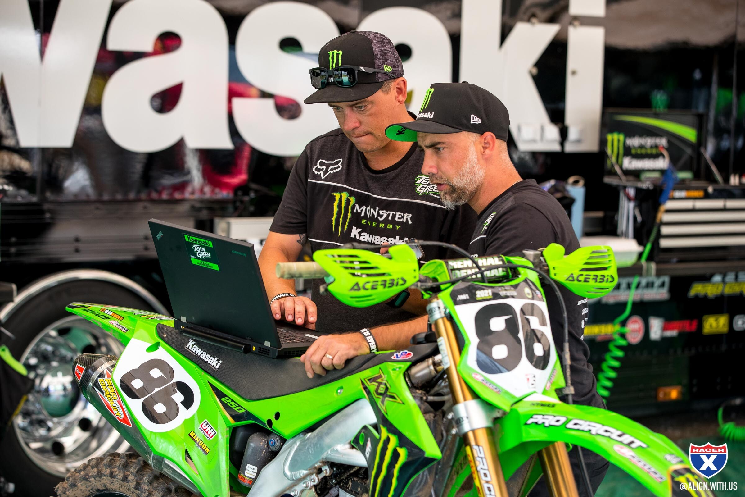 ALIGN_MEDIA_x_RACER_X_2021_LORETTA_LYNNS_MONDAY_035