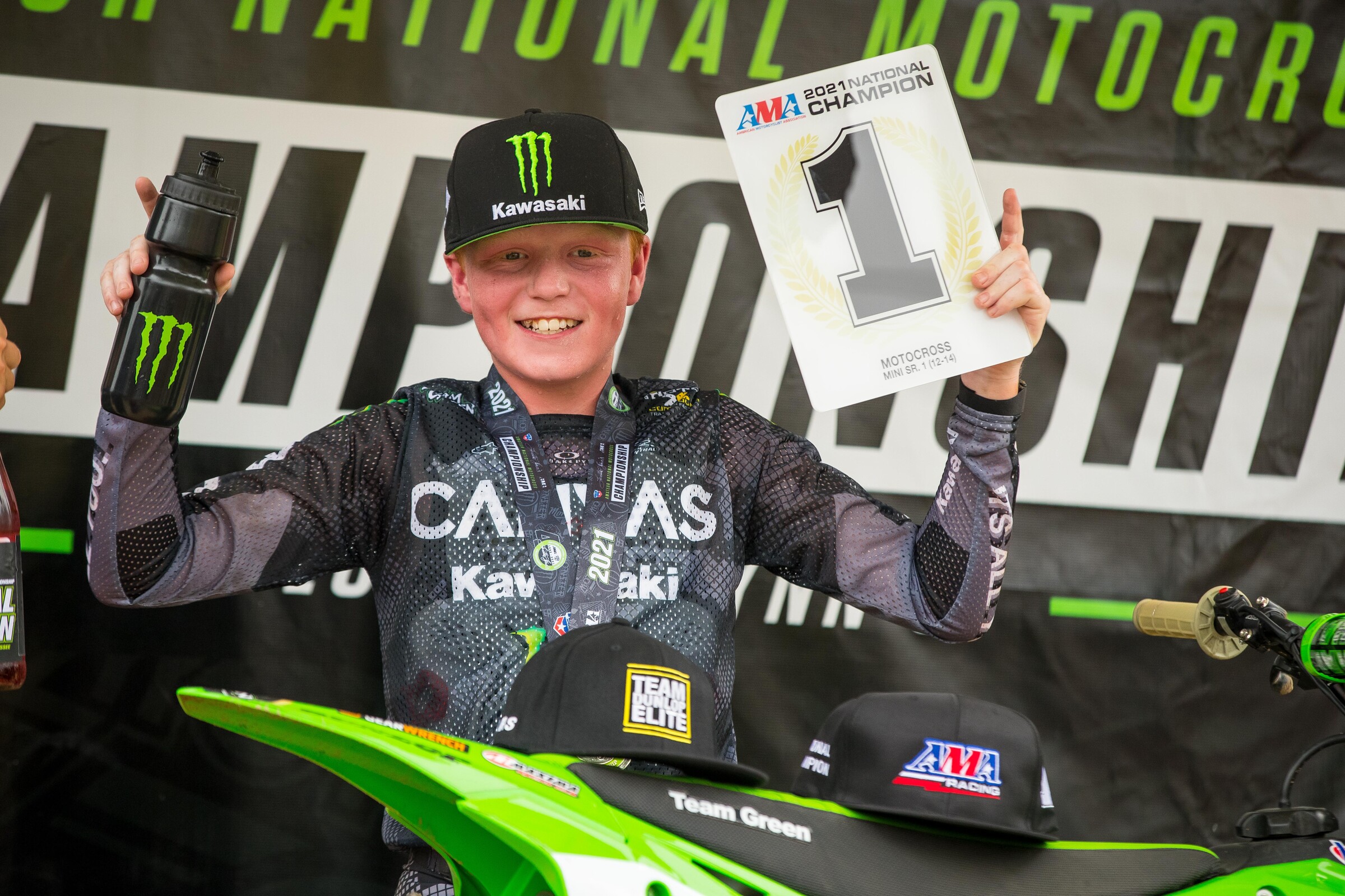 マイクラ 人気アイテム Winners Award Lynn's Loretta 2021 - X Racer 洋楽