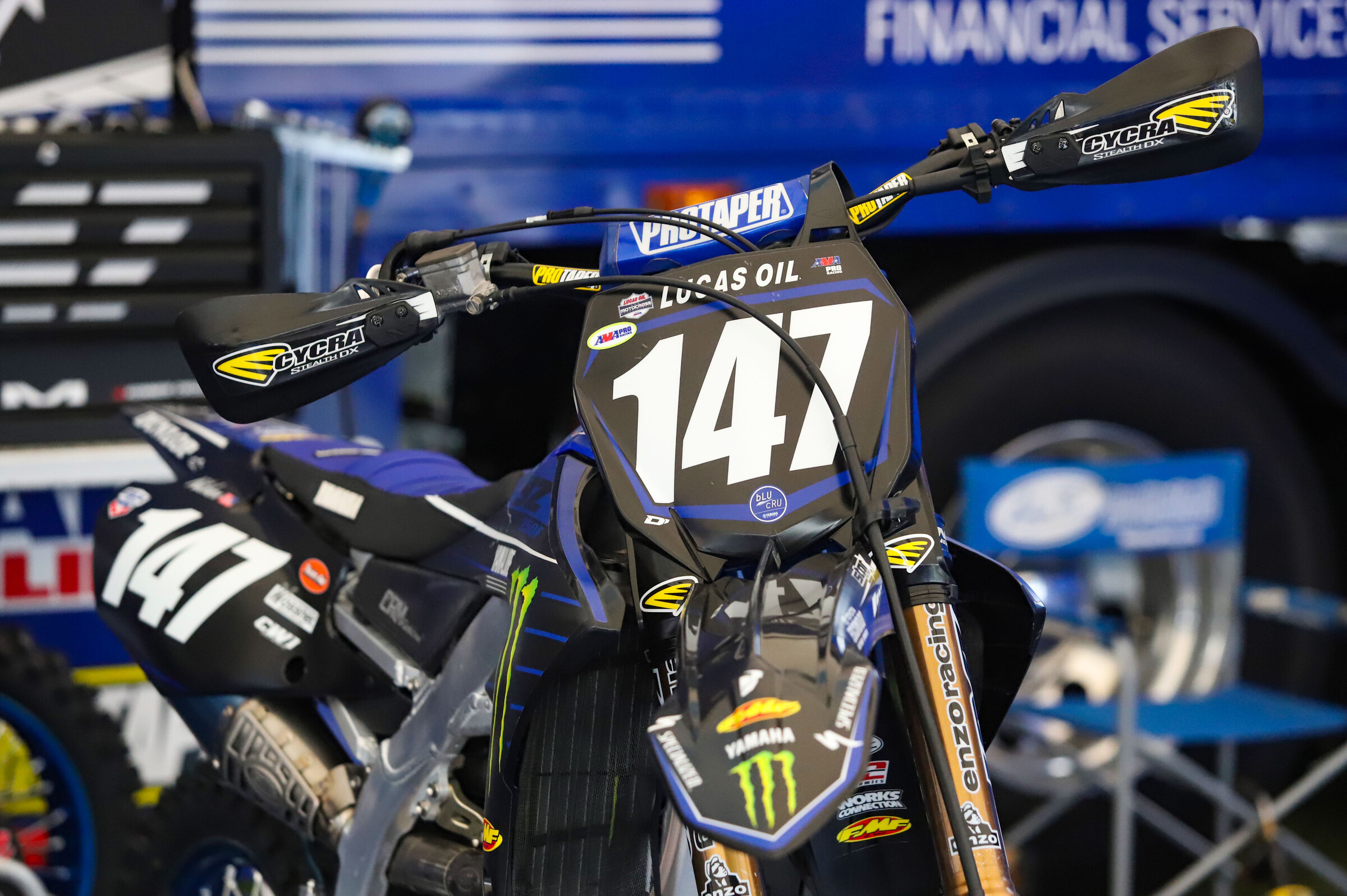 Levi Kitchen's #147 Yamaha Y250F, equipped fresh with hand guards.
