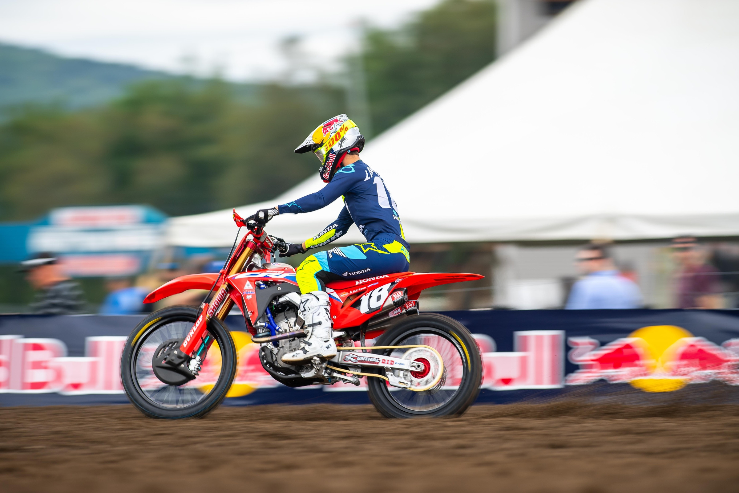 250 Words: On The Jetts