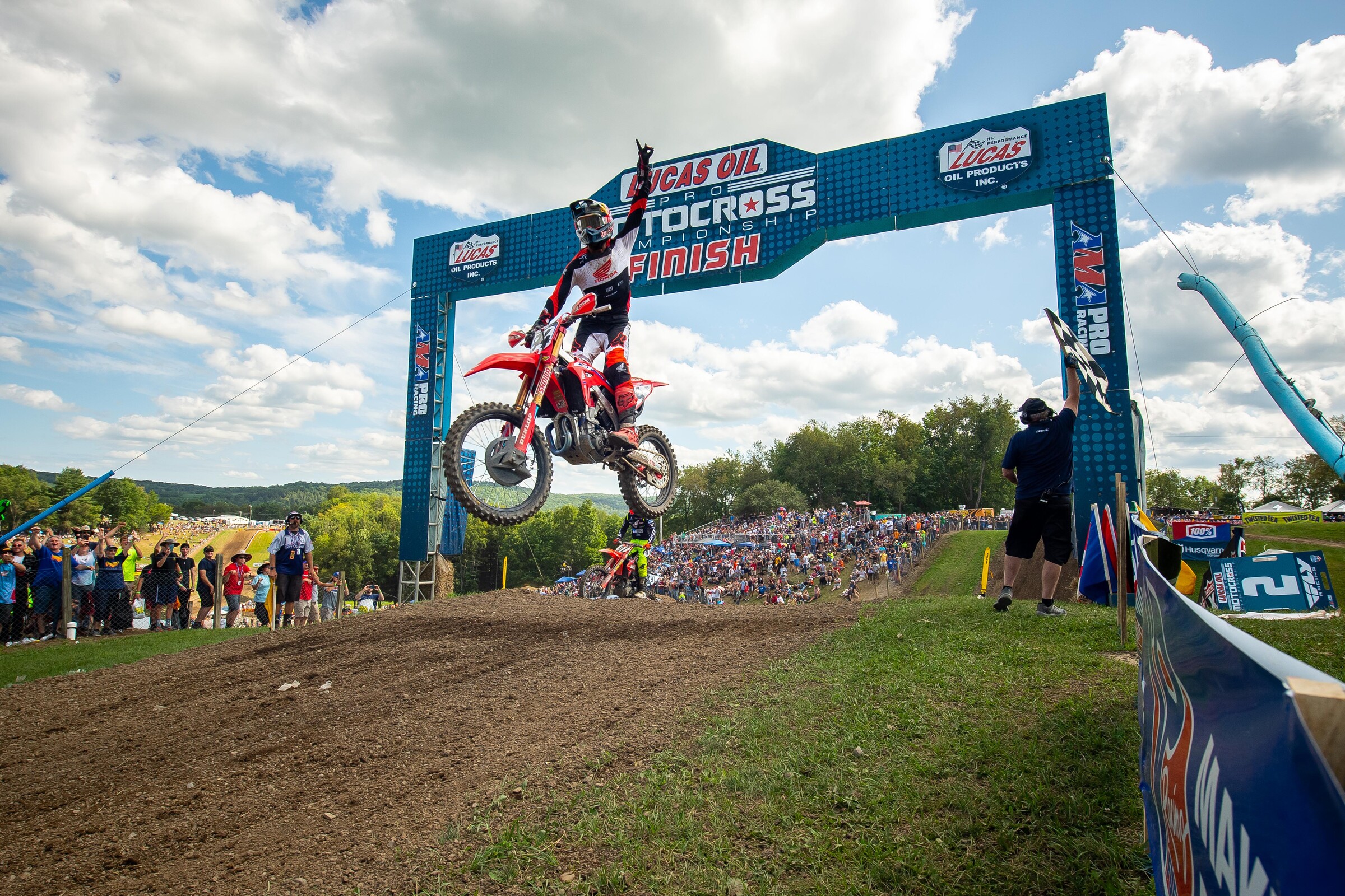 Roczen goes 1-1 at Unadilla MX in 2021. He also went 1-1 at the 2019 Unadilla National.