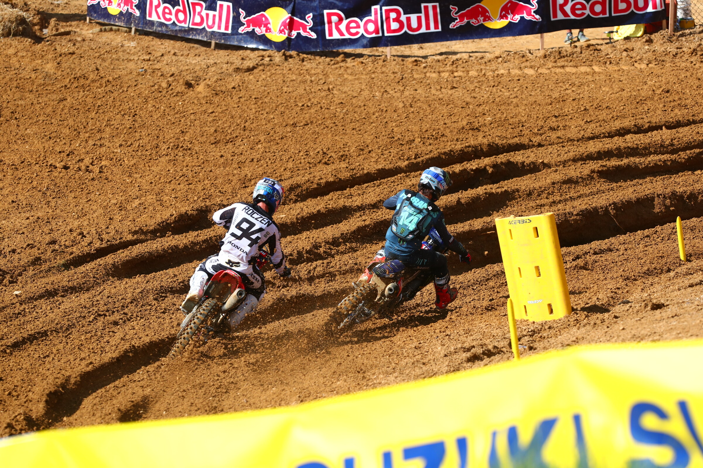 Ferrandis takes the inside line (and lead) away from Roczen in the second moto.