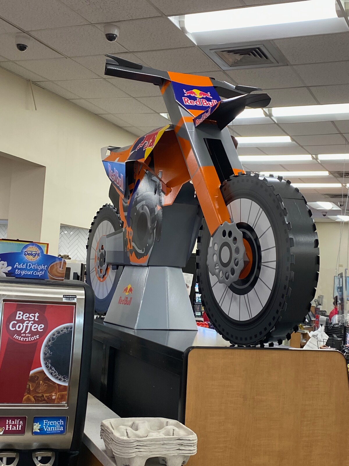 A paper lion was ready to pounce at the truck stop.