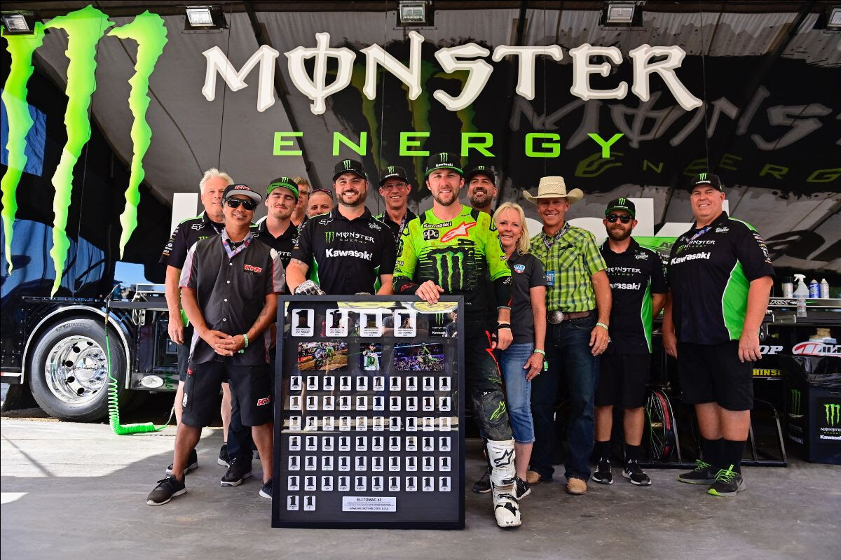 Eli Tomac with the Monster Energy Kawasaki crew after his final race with the team.