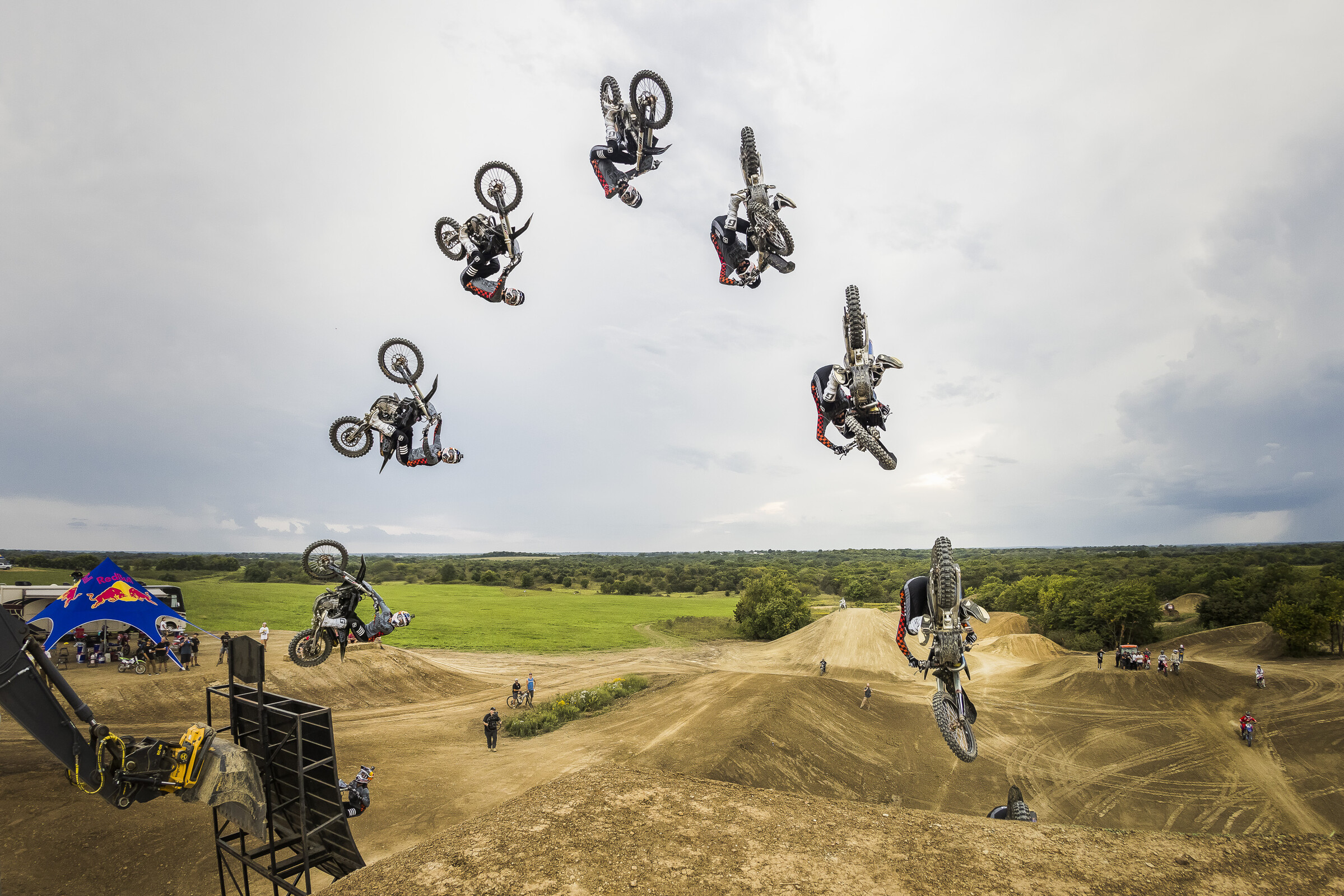Tyler Bereman being an absolute psychopath on a quarter pipe.