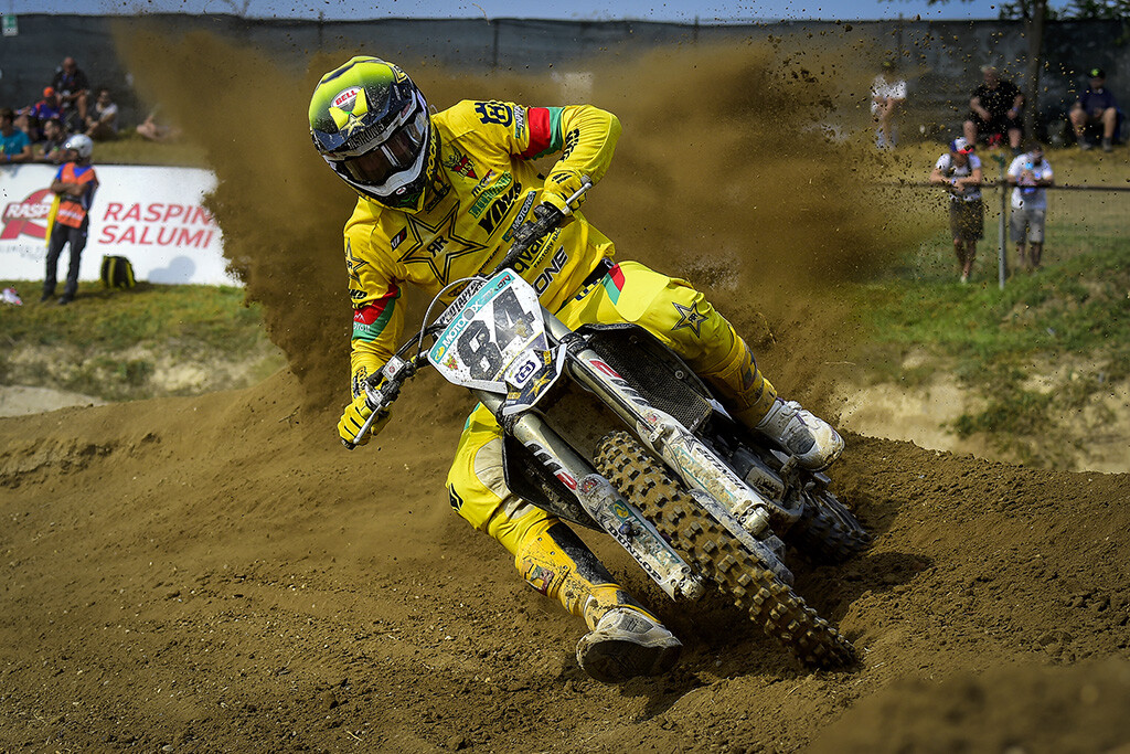 Big man Arminas Jasikonas helped put Lithuania into the final tomorrow with his third-place finish.