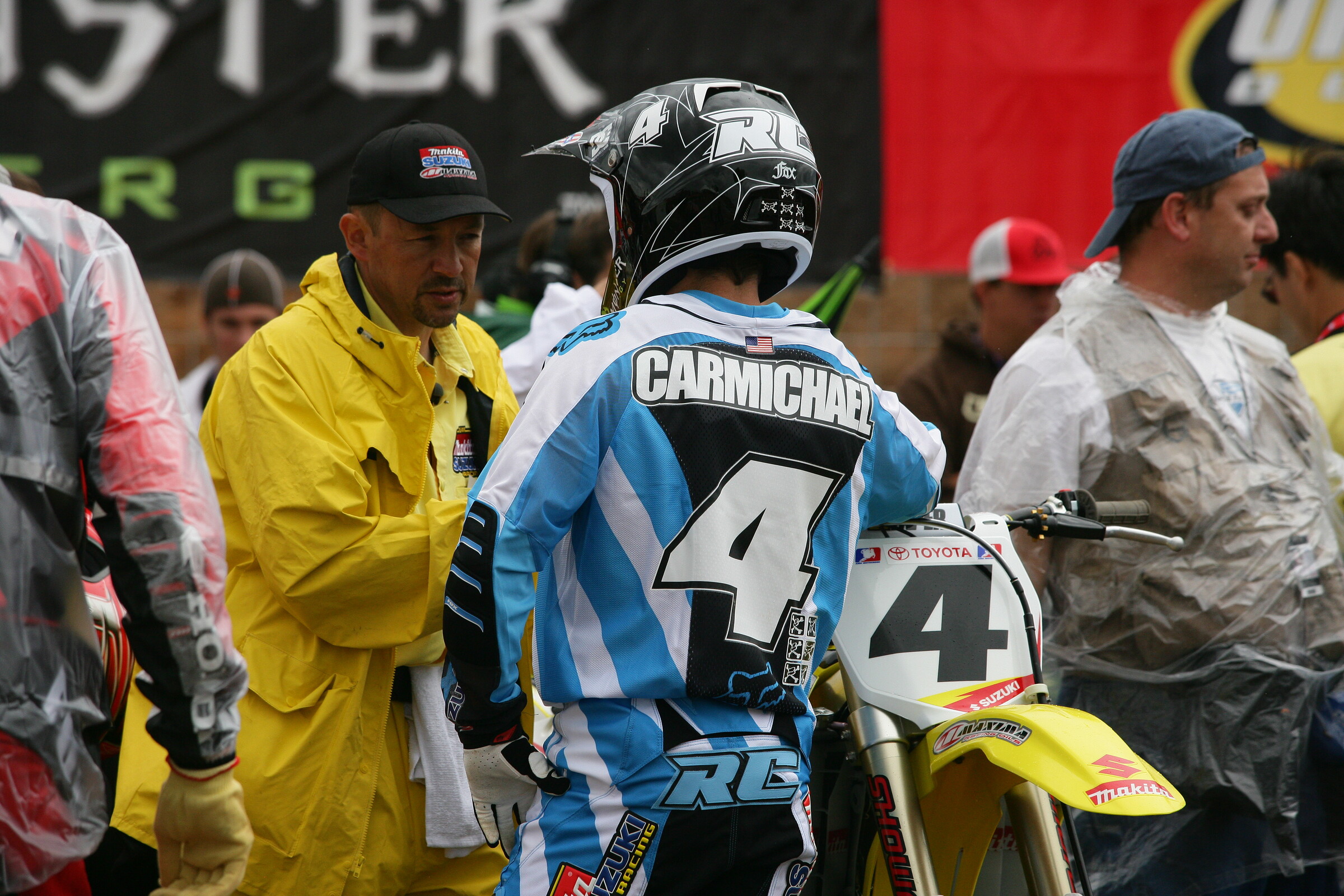 Ricky Carmichael with Mike “Goose” Gosselaar at the 2006 Hangtown Motocross Classic. By now Goose had become an all-time winning machine. And Carmichael is on this list twice in the top five with two different mechanics!