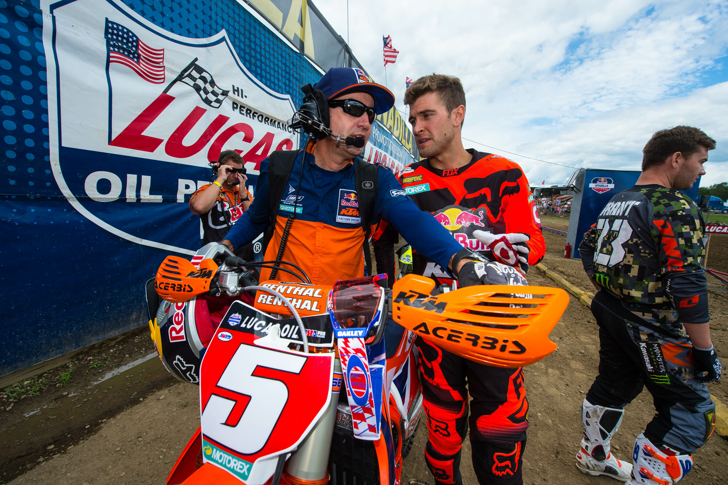 Ryan Dungey with Carlos Rivera at the 2015 Unadilla National.