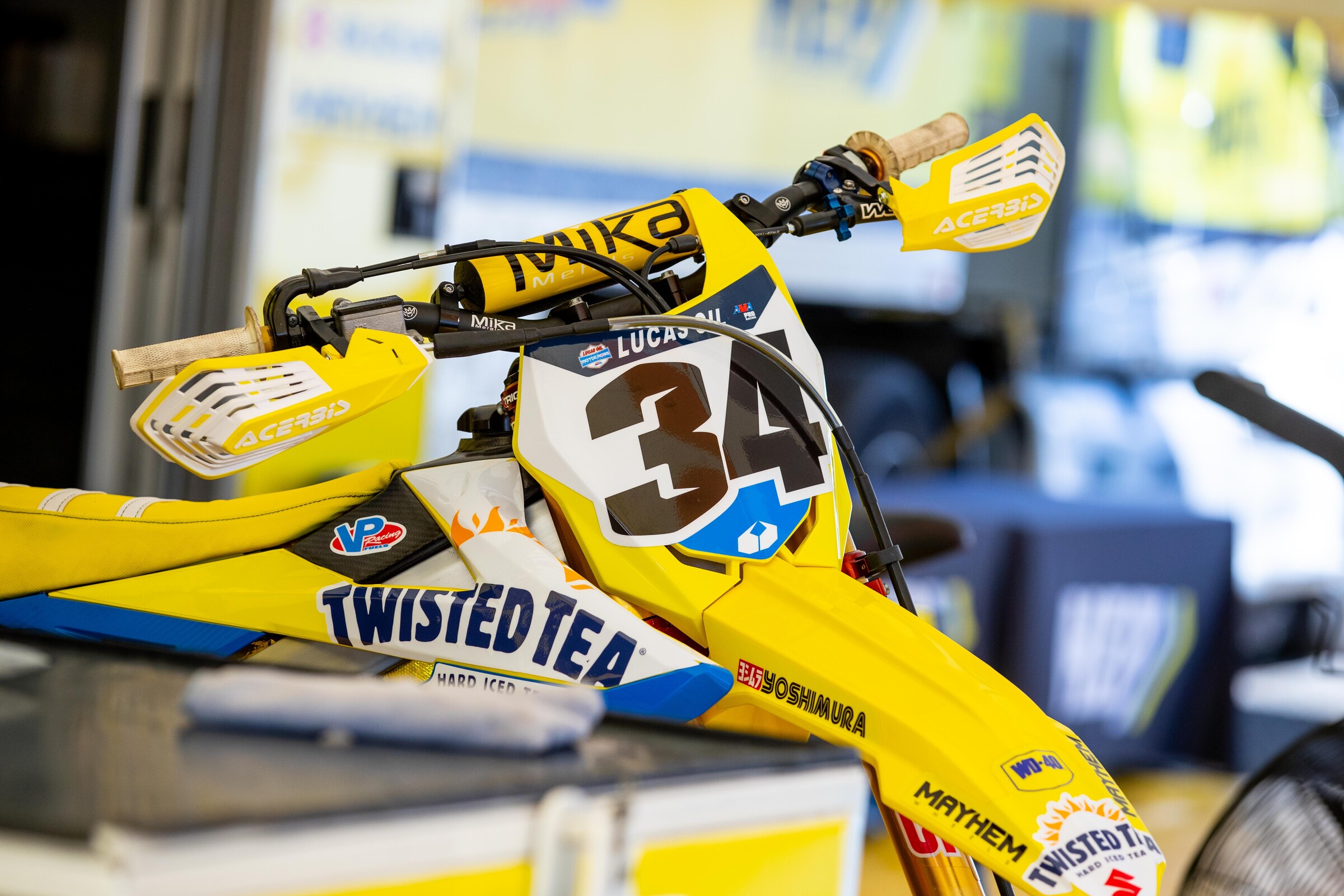 Max Anstie's Suzuki RM-Z450 with handguards. Phil does not approve!