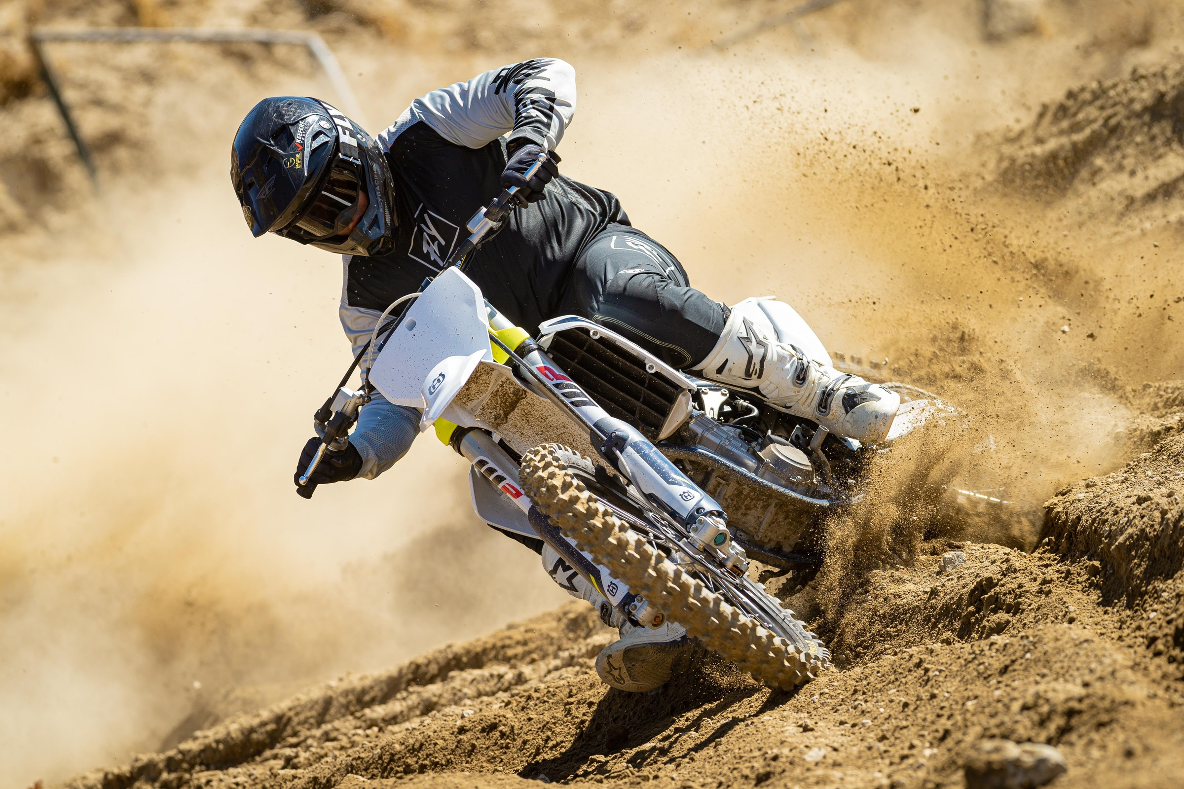 Racer X Films: 2022 Husqvarna FC 450 Bike Intro