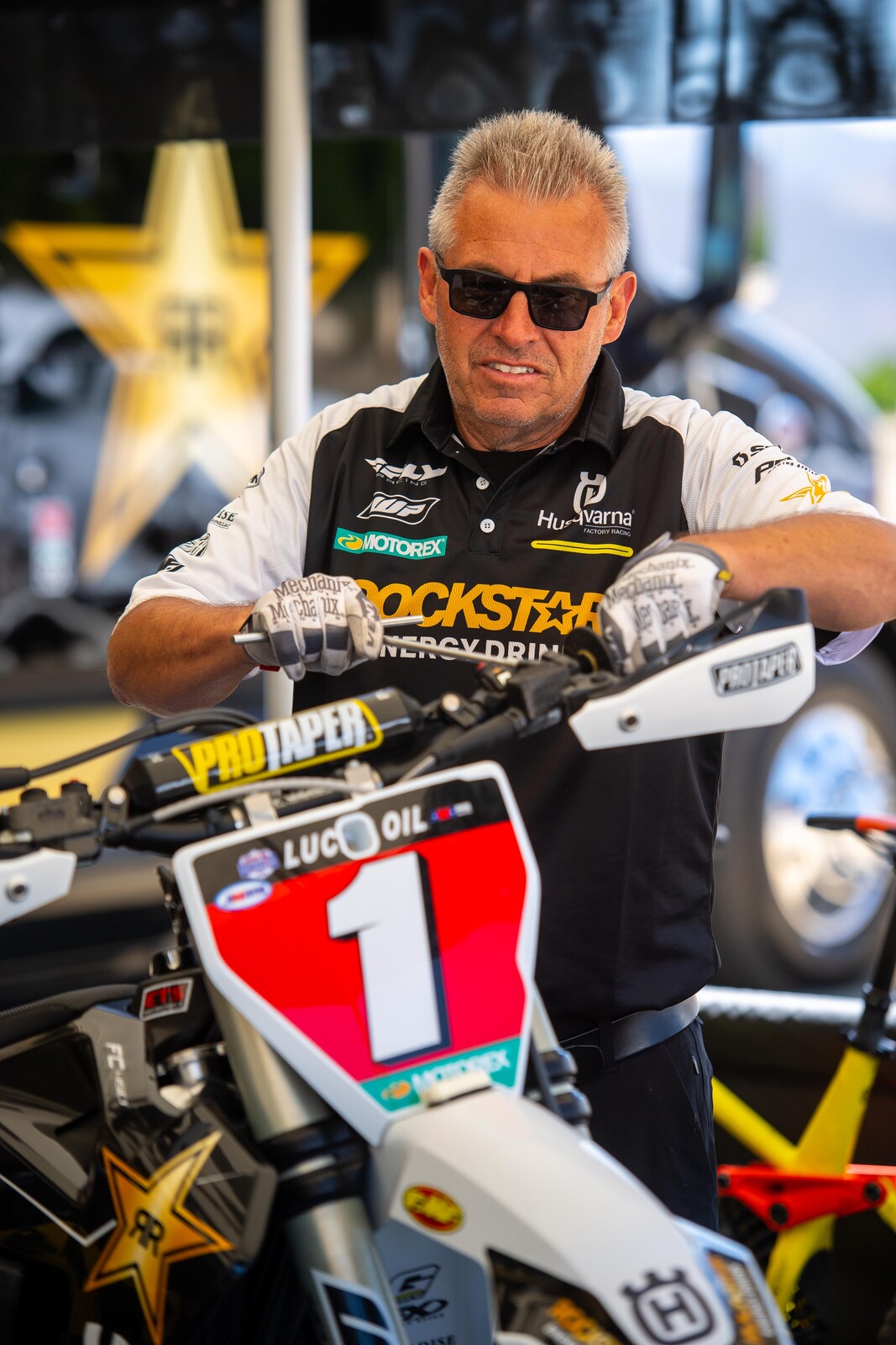 The dean of today’s mechanics, Dave Feeney.