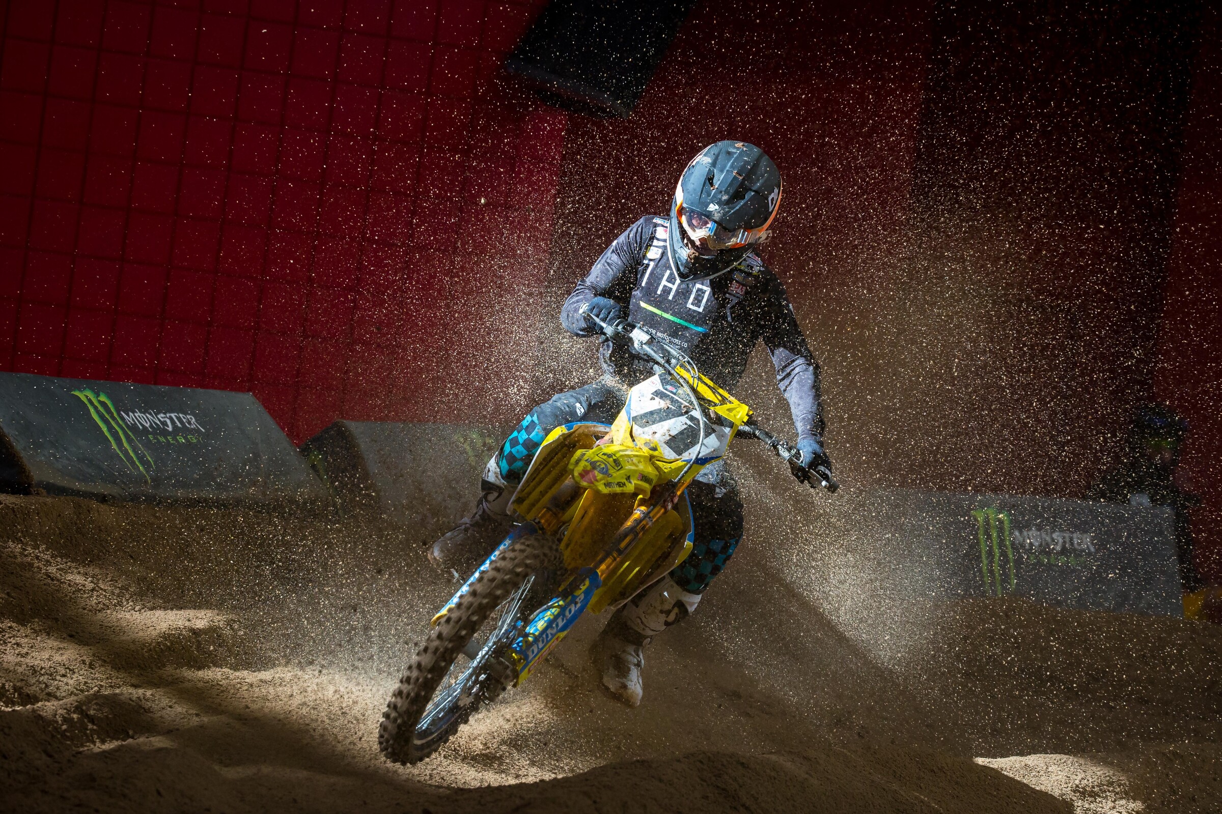 Sunlight shines down on Breece at the 2020 Glendale Supercross.