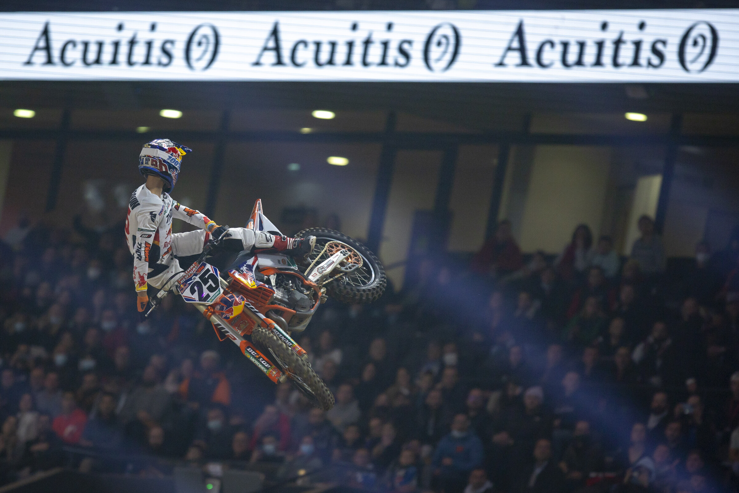 No stopping Marvin in Paris.