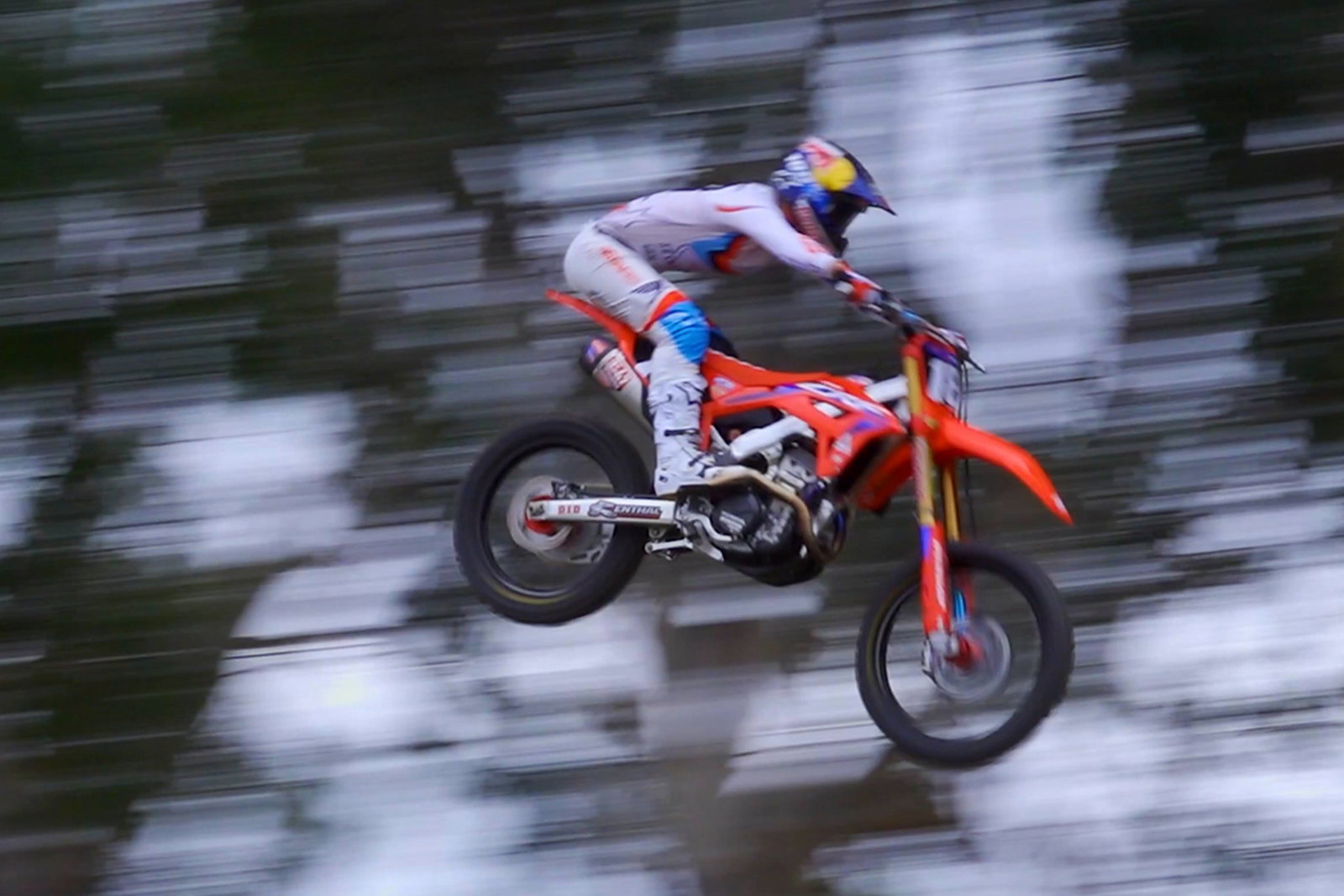 Hondsa Ridrrs Watch: Honda HRC Riders Goon Riding at Team Intro - Racer X
