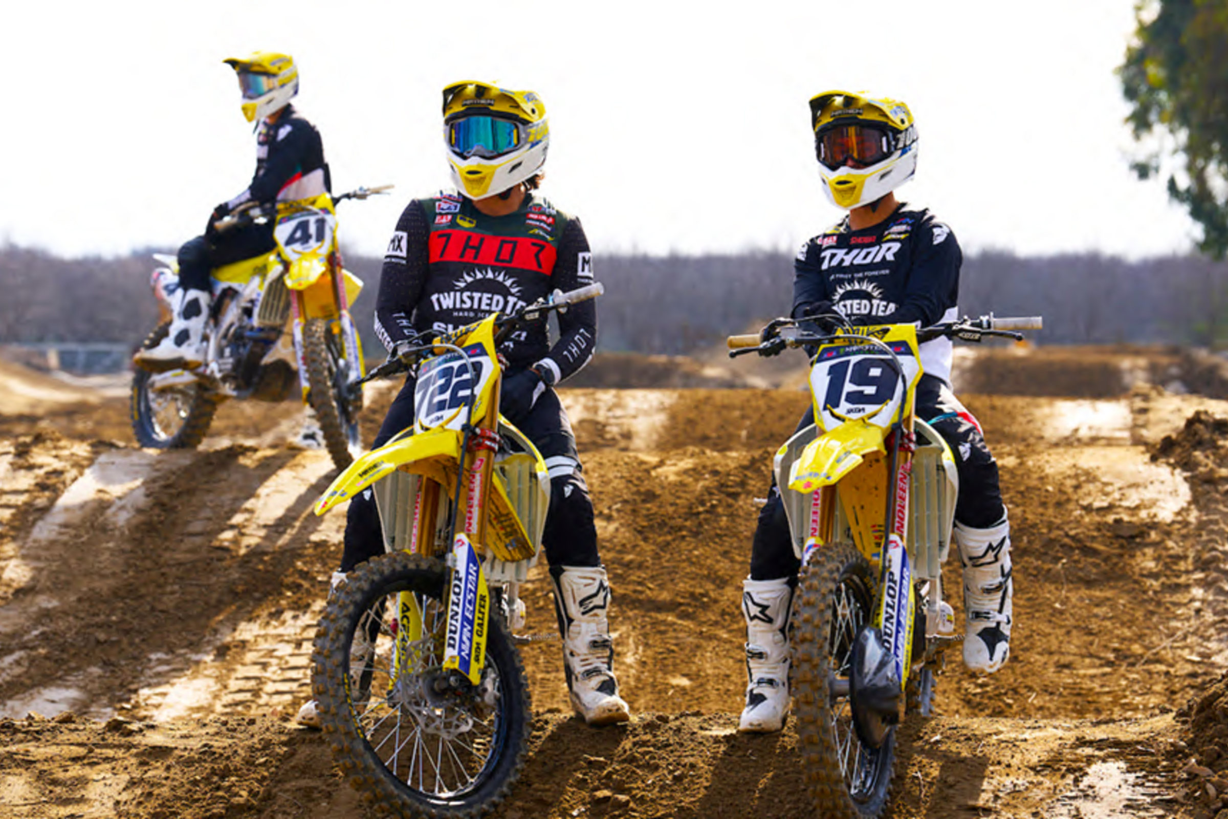 Suzuki Announces Rider Line-up for 2022 Supercross Season