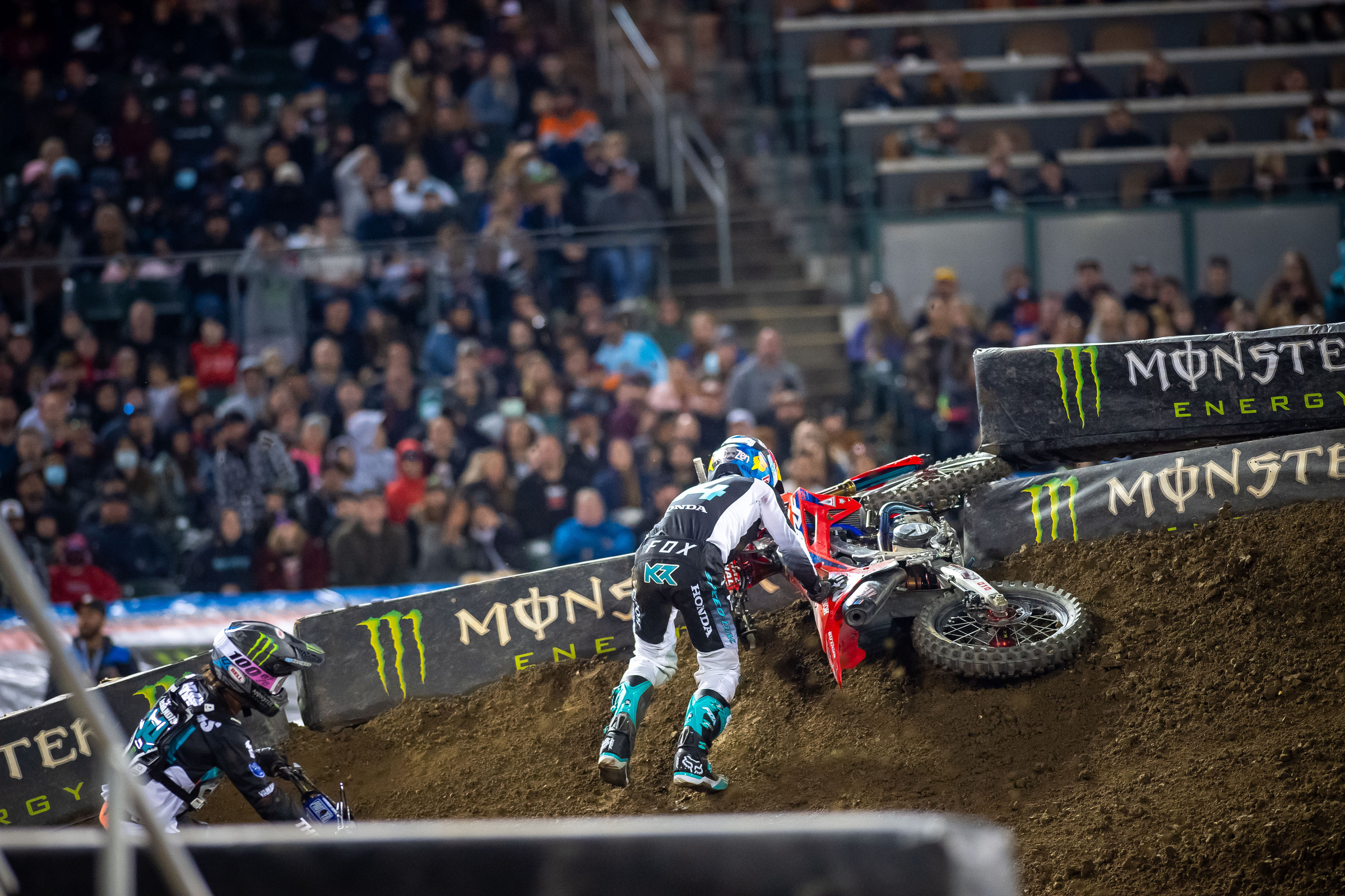 Racer X Films: Oakland Race Examination