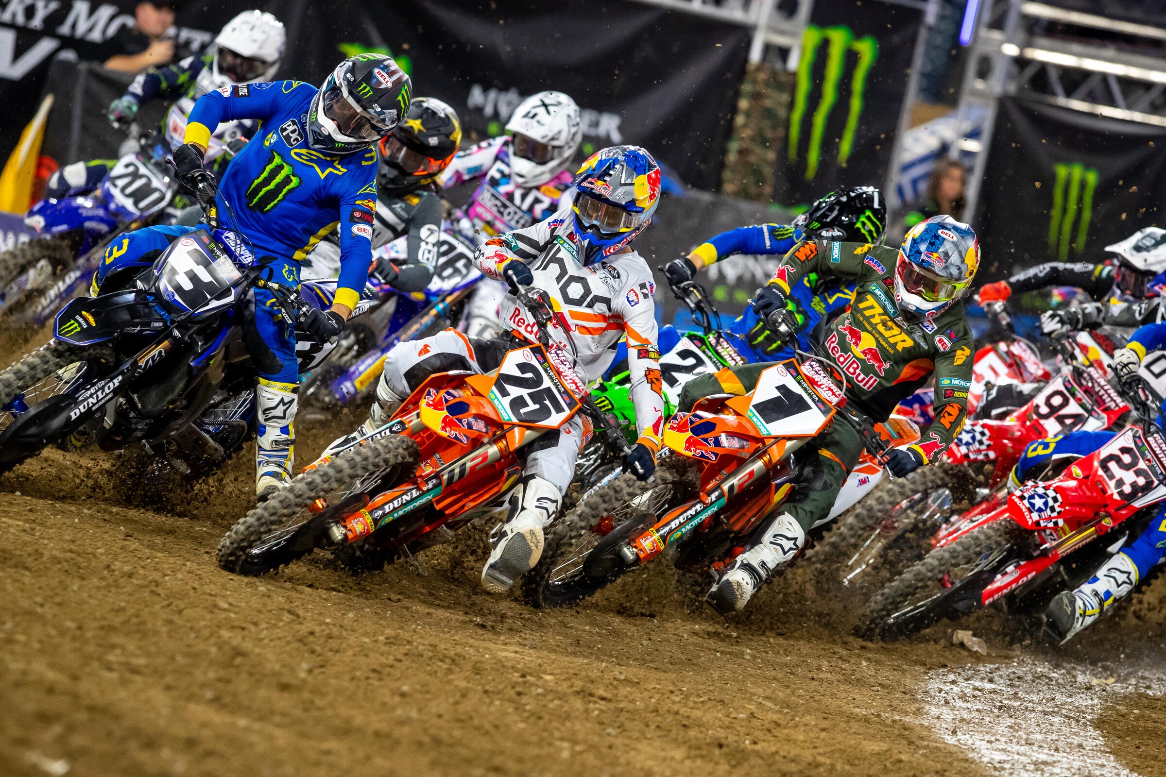 Points standings in the 450SX class are close!