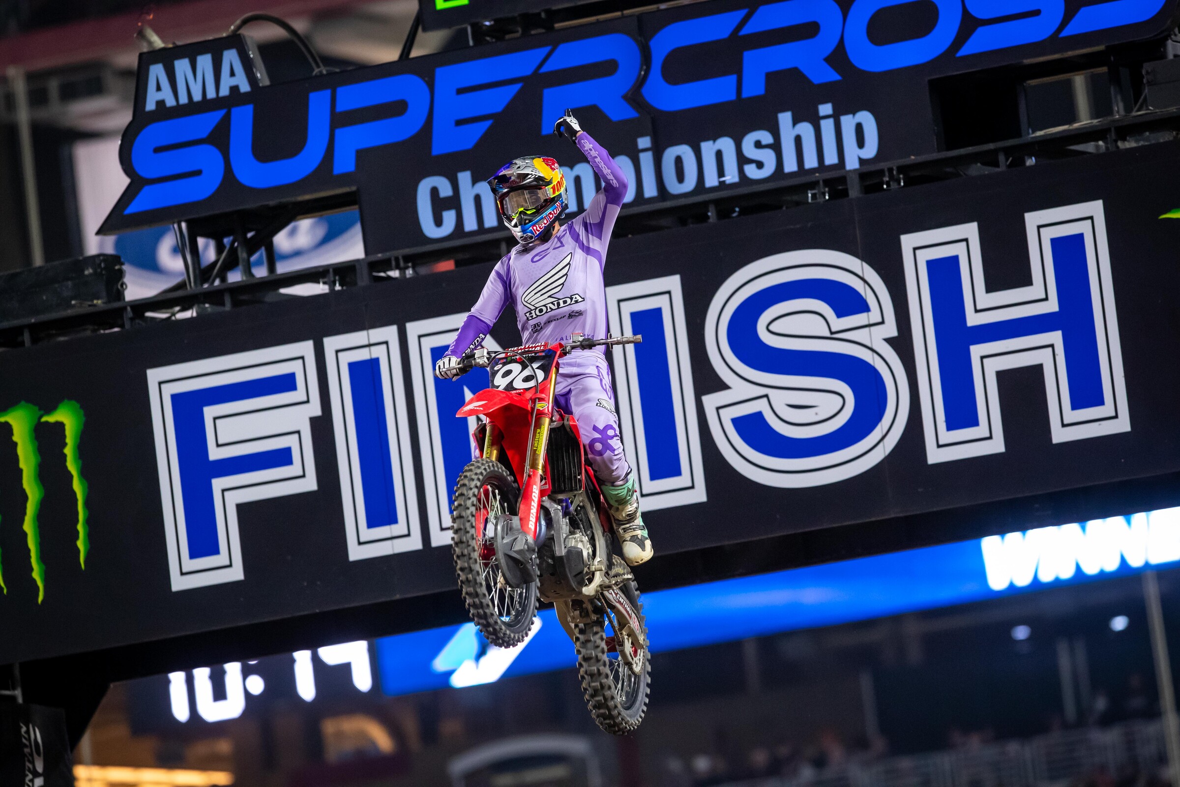 Hunter Lawrence captured his first win of 2022 in Glendale.