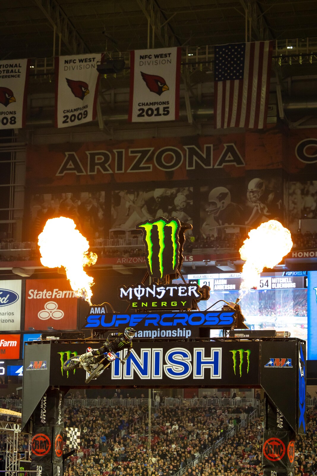 Eli Tomac captured his second consecutive victory in Glendale.