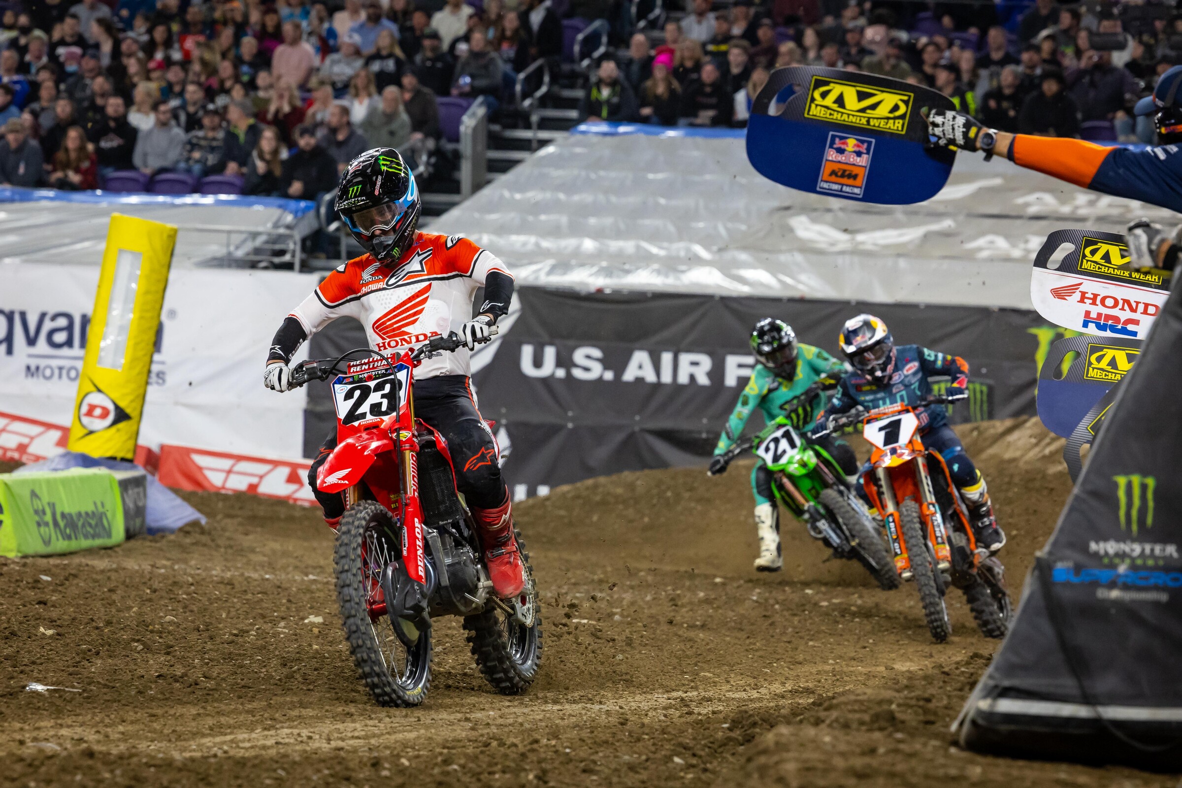 Sexton, Webb and Anderson battle early.