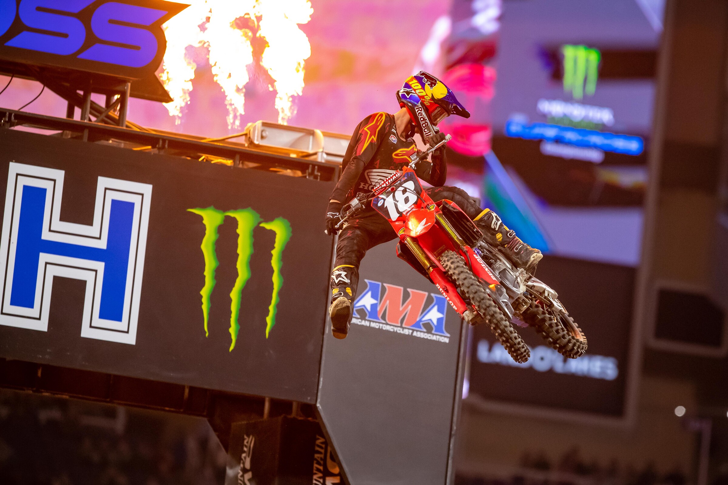 Jett Lawrence wins the 250SX East Region opener.