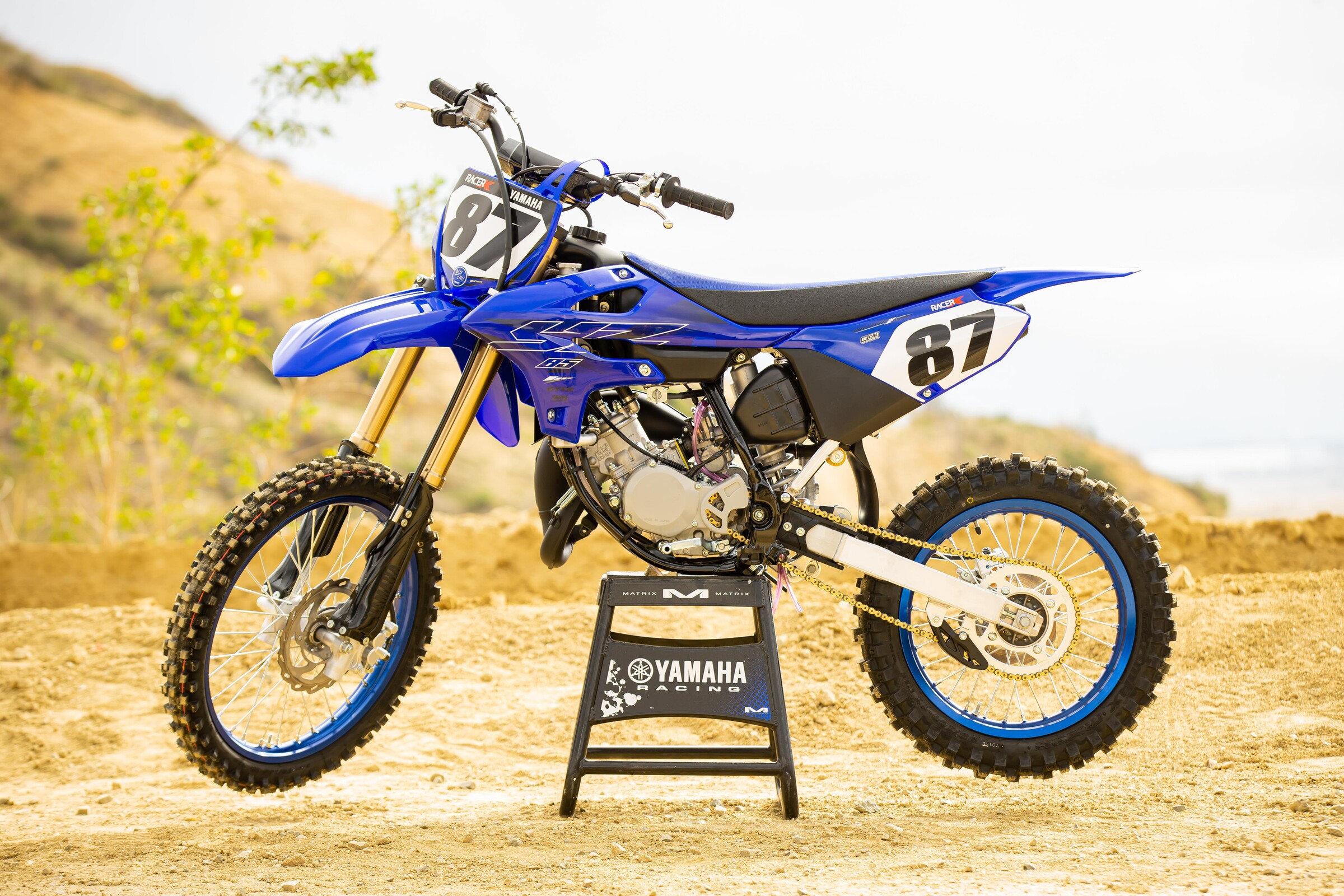 First Ride on the 2022 Yamaha YZ85 & YZ85LW Large Wheel Bike - Racer X