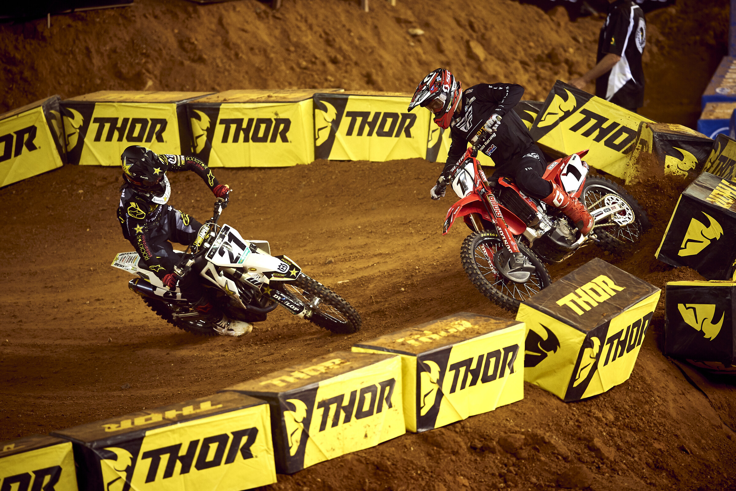 Justin Brayton and Jason Anderson battling at the 2019 AUS-X Open.