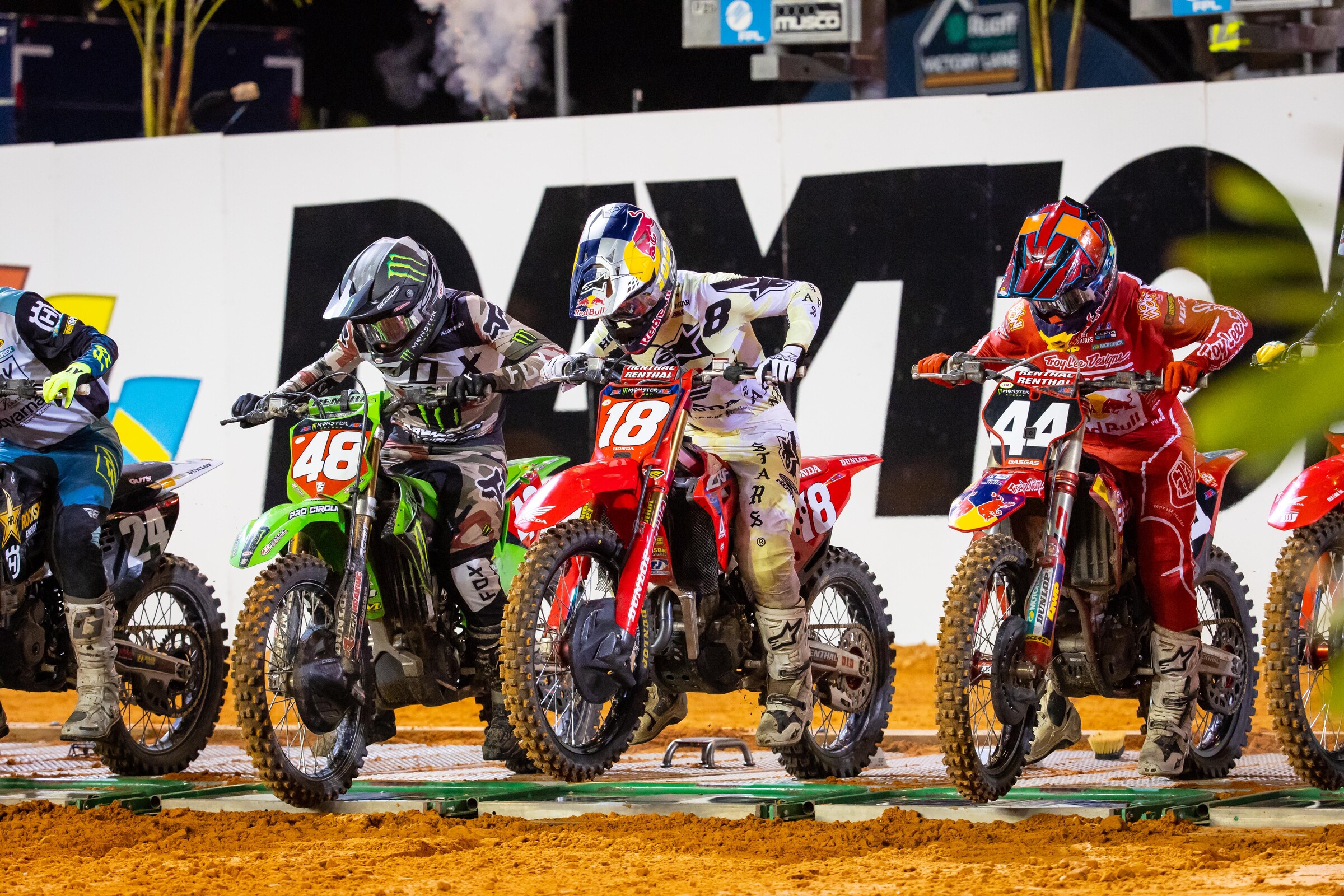 McAdoo and Lawrence were right next to each other on the starting gates.