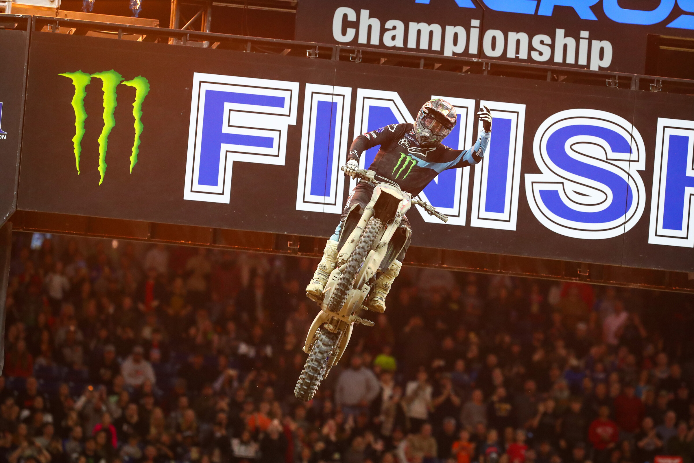 Eli Tomac claimed his 43rd career 450SX victory in Indianapolis.