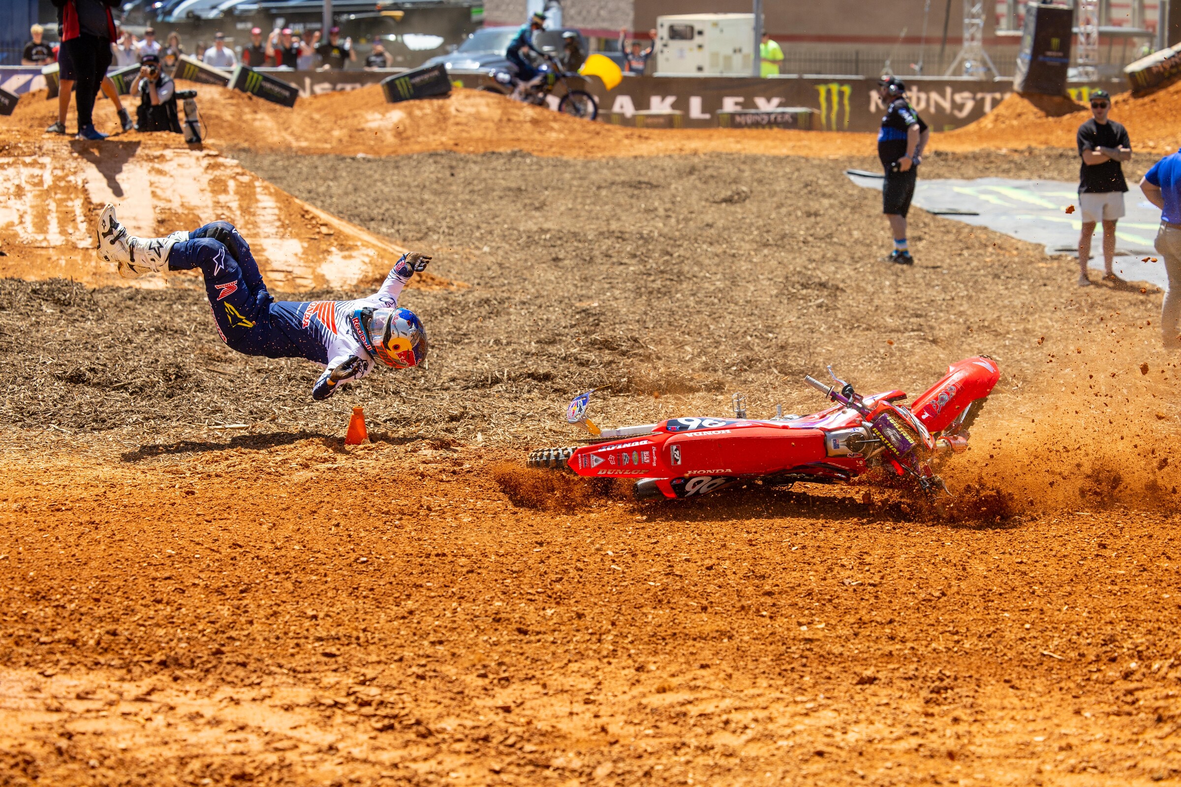 Big crash for Hunter Lawrence yesterday which led them to shorten the 100 footer. Luckily he was okay.