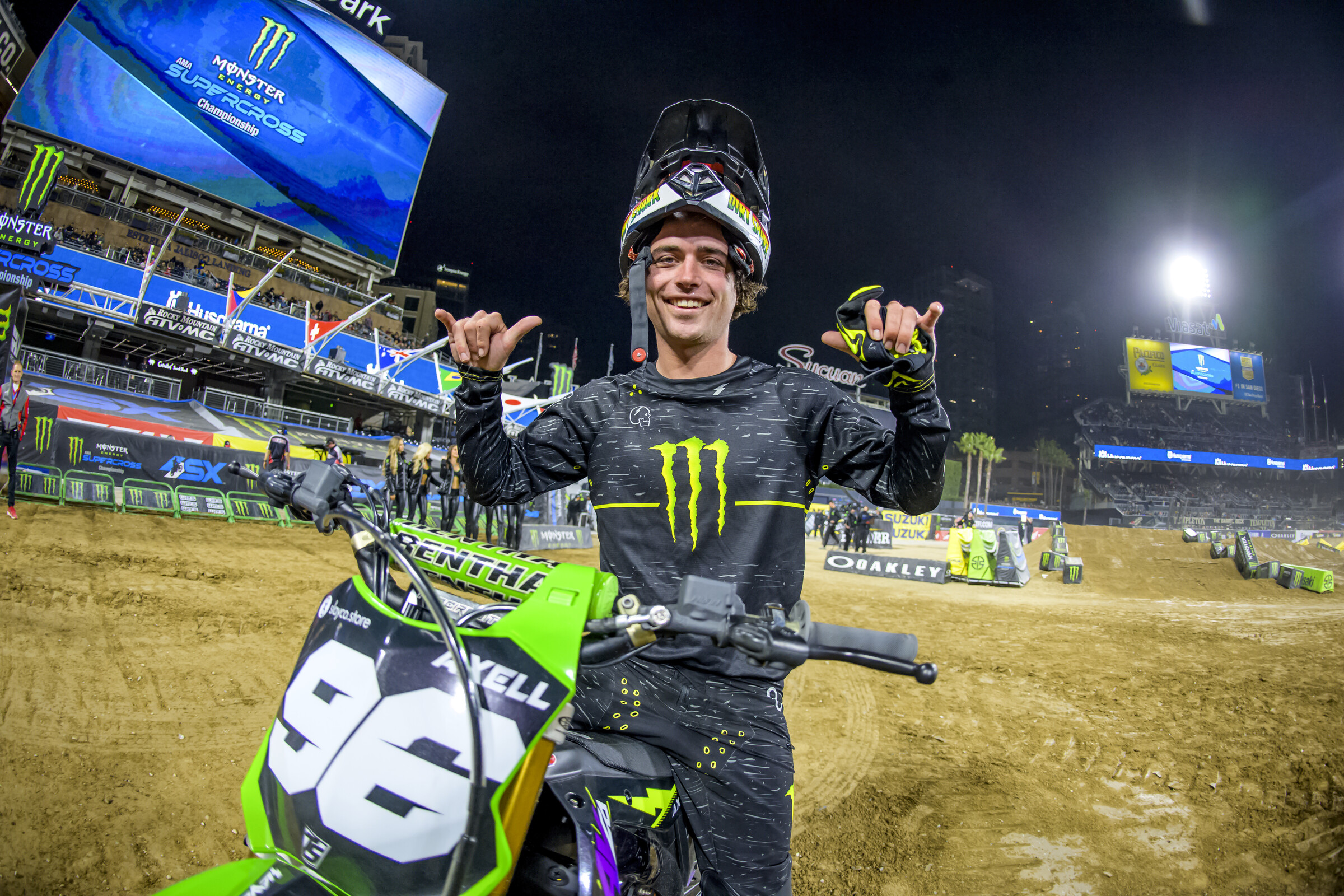 Axell Hodges Talks Freestyle Motocross Boundaries, Hanging with