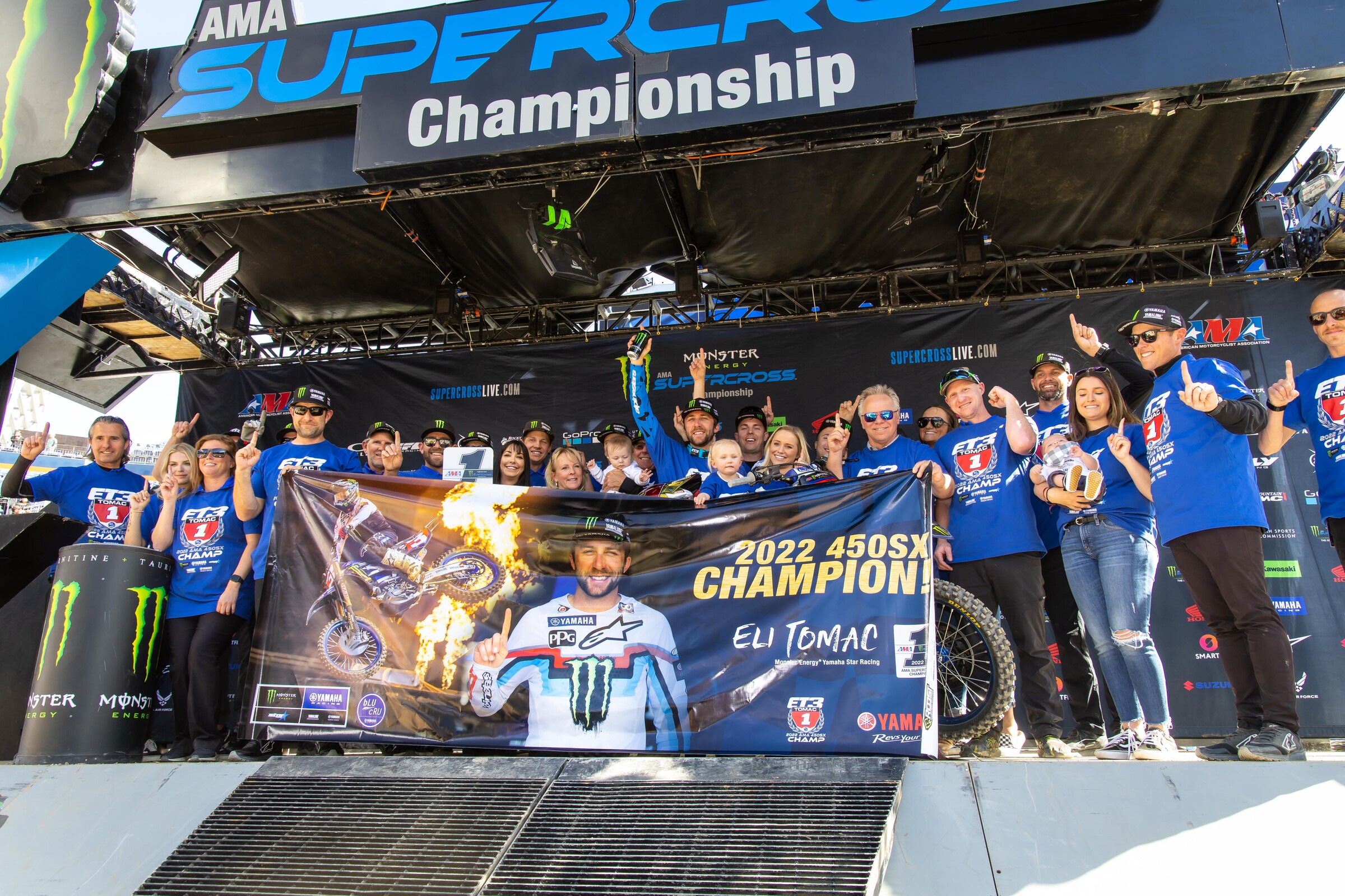 Tomac and the Monster Energy Yamaha Star Racing crew.