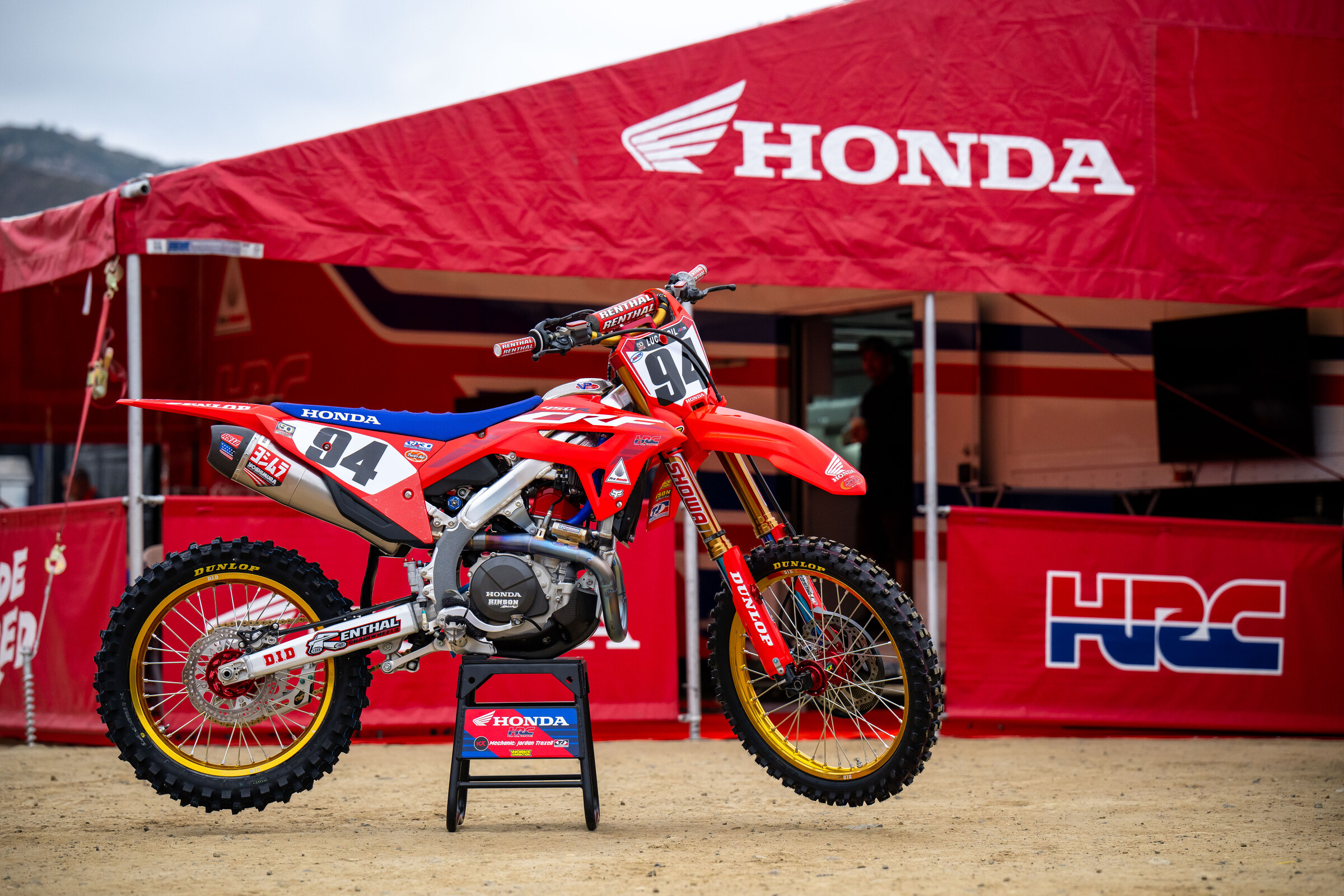 Ken Roczen's retro looking Honda.