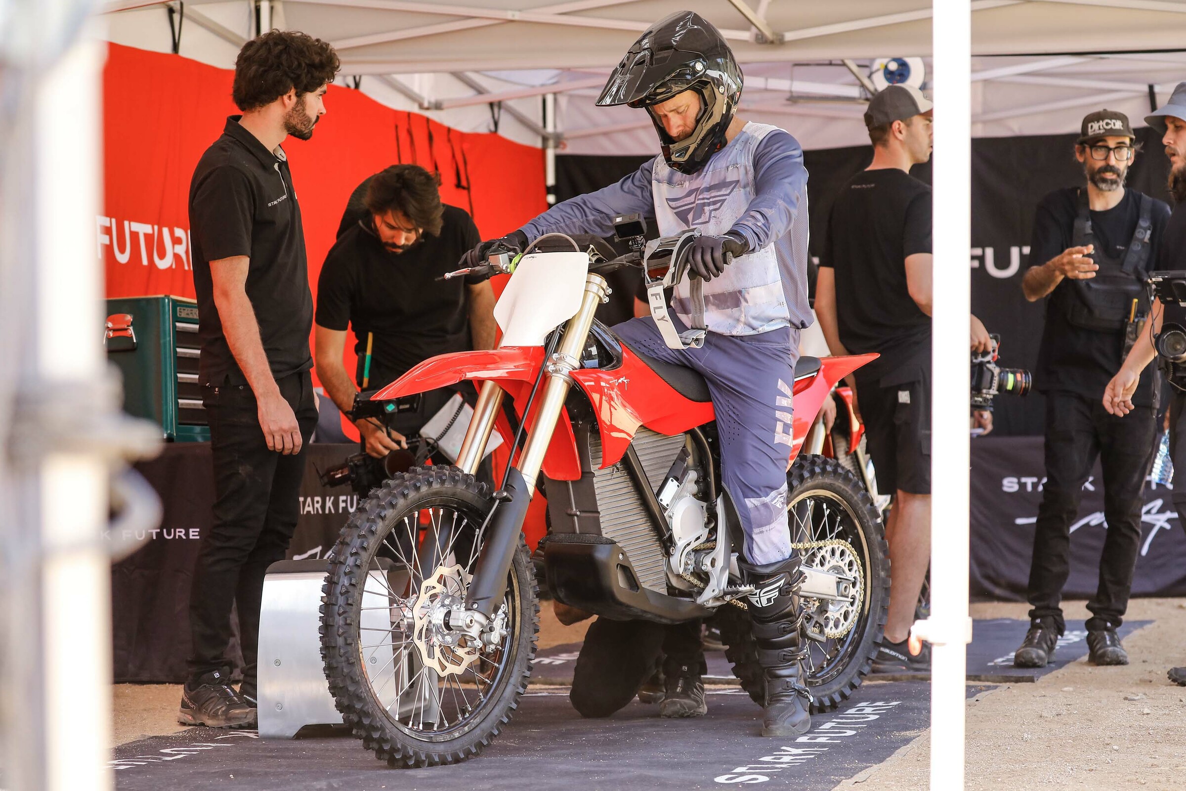 RacerX_StarkFuture_PressLaunch__I5A6513_0211