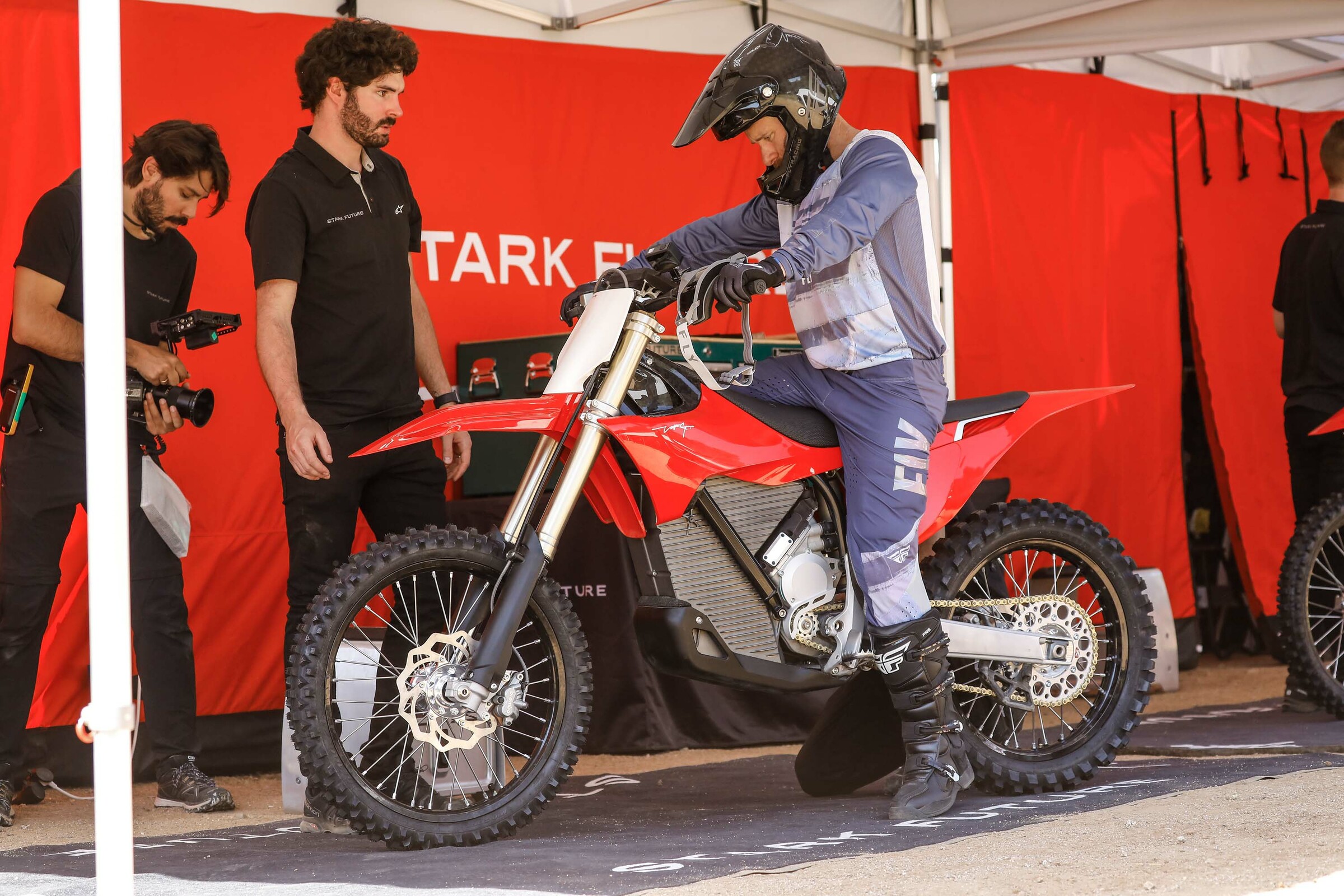 RacerX_StarkFuture_PressLaunch__I5A6519_0217