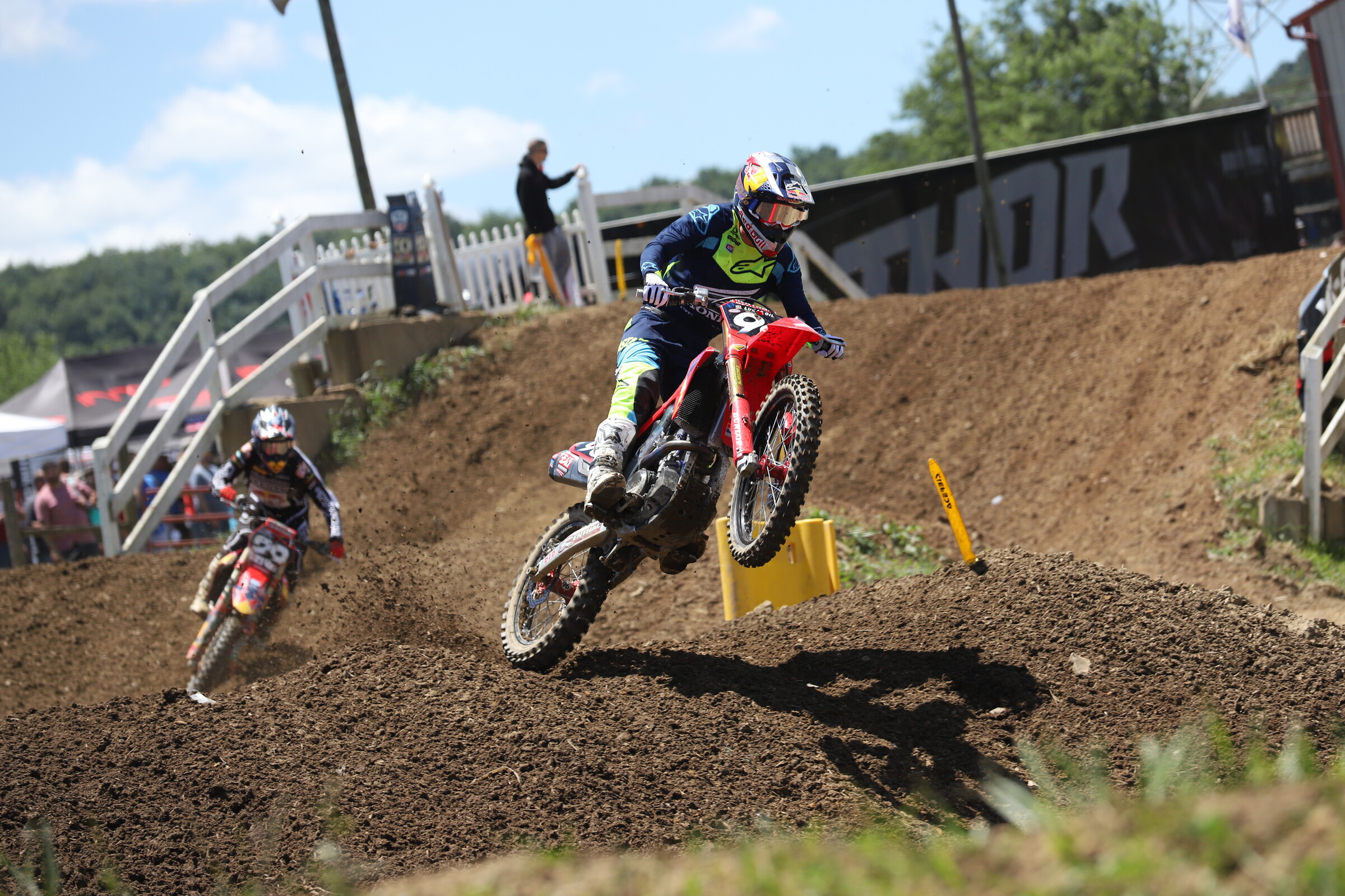 Hunter Lawrence in front of Michael Mosiman