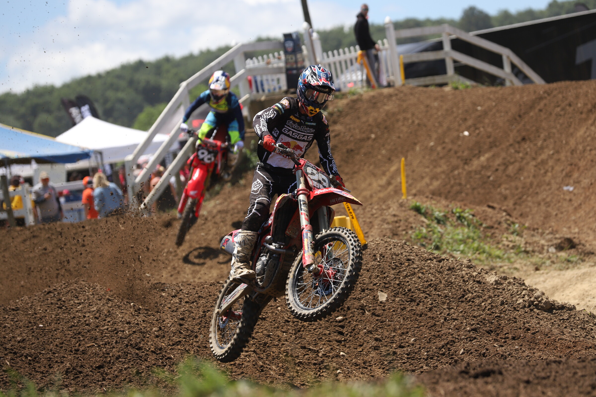 Michael Mosiman ahead of Hunter Lawrence.