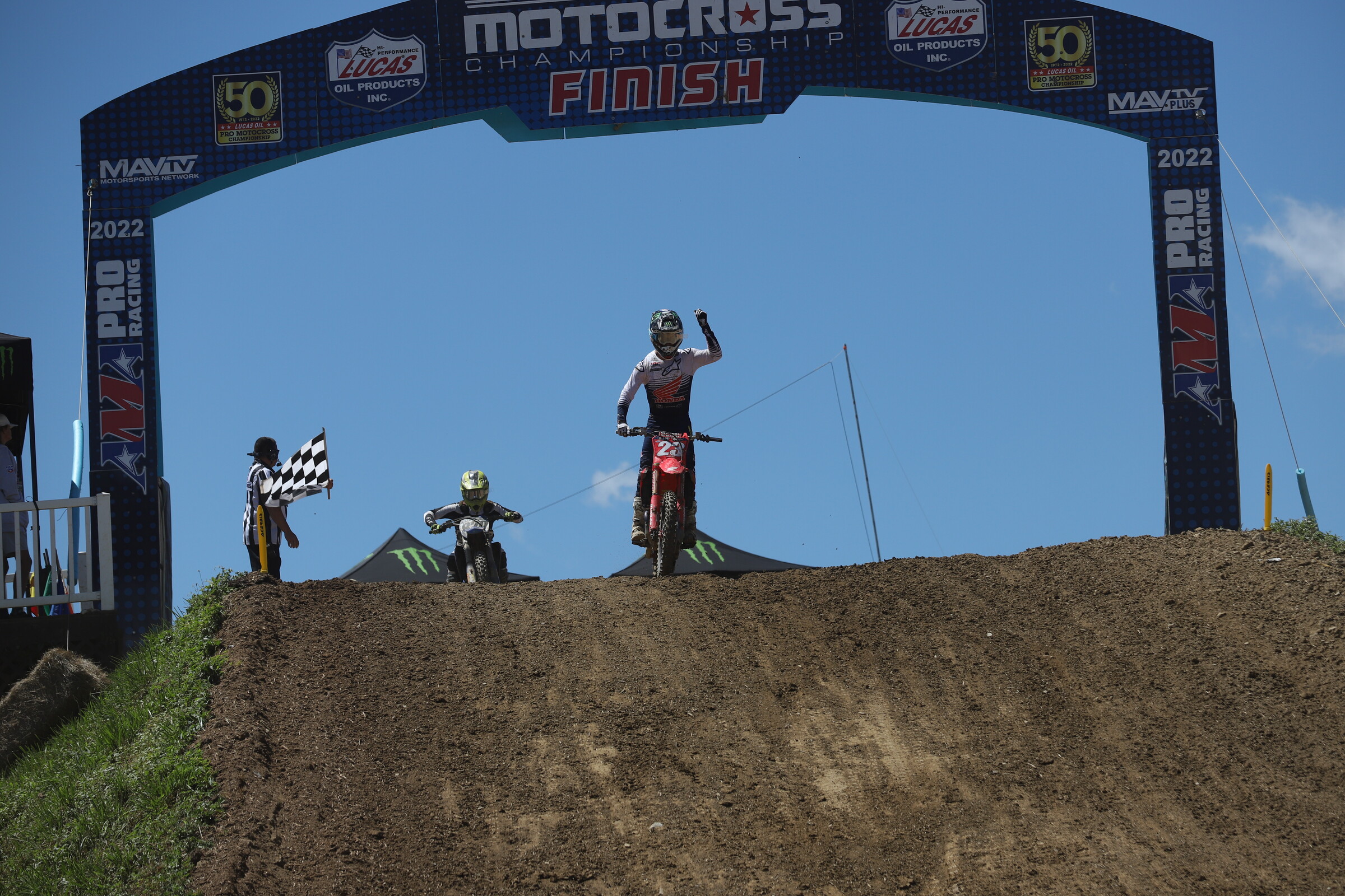 Sexton takes the race win in the first 450 Class moto.