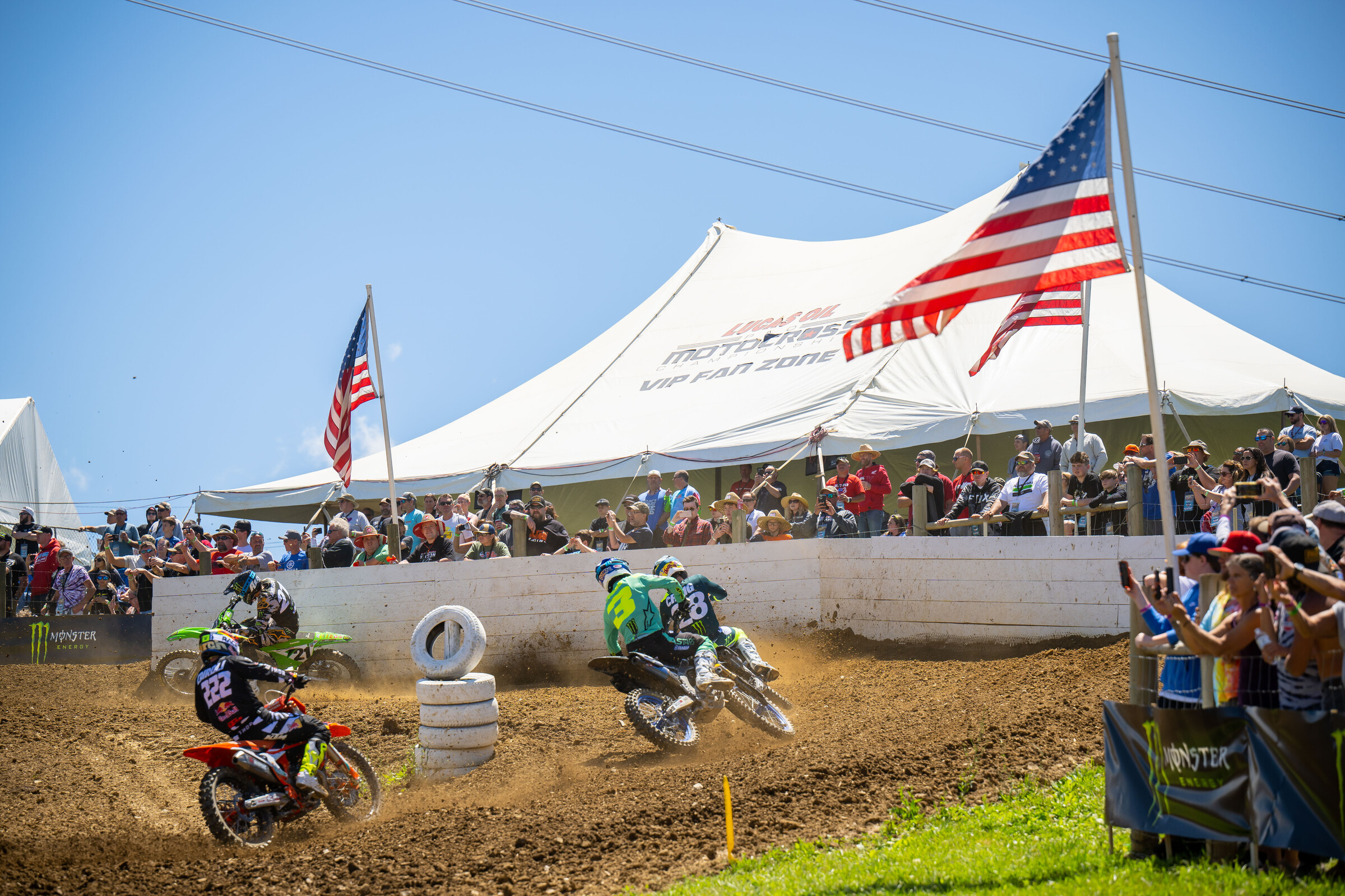 Some serious battling going on at High Point. Tomac (3) fought his way to second in the first moto, and then won moto two to net his first overall victory of the season.