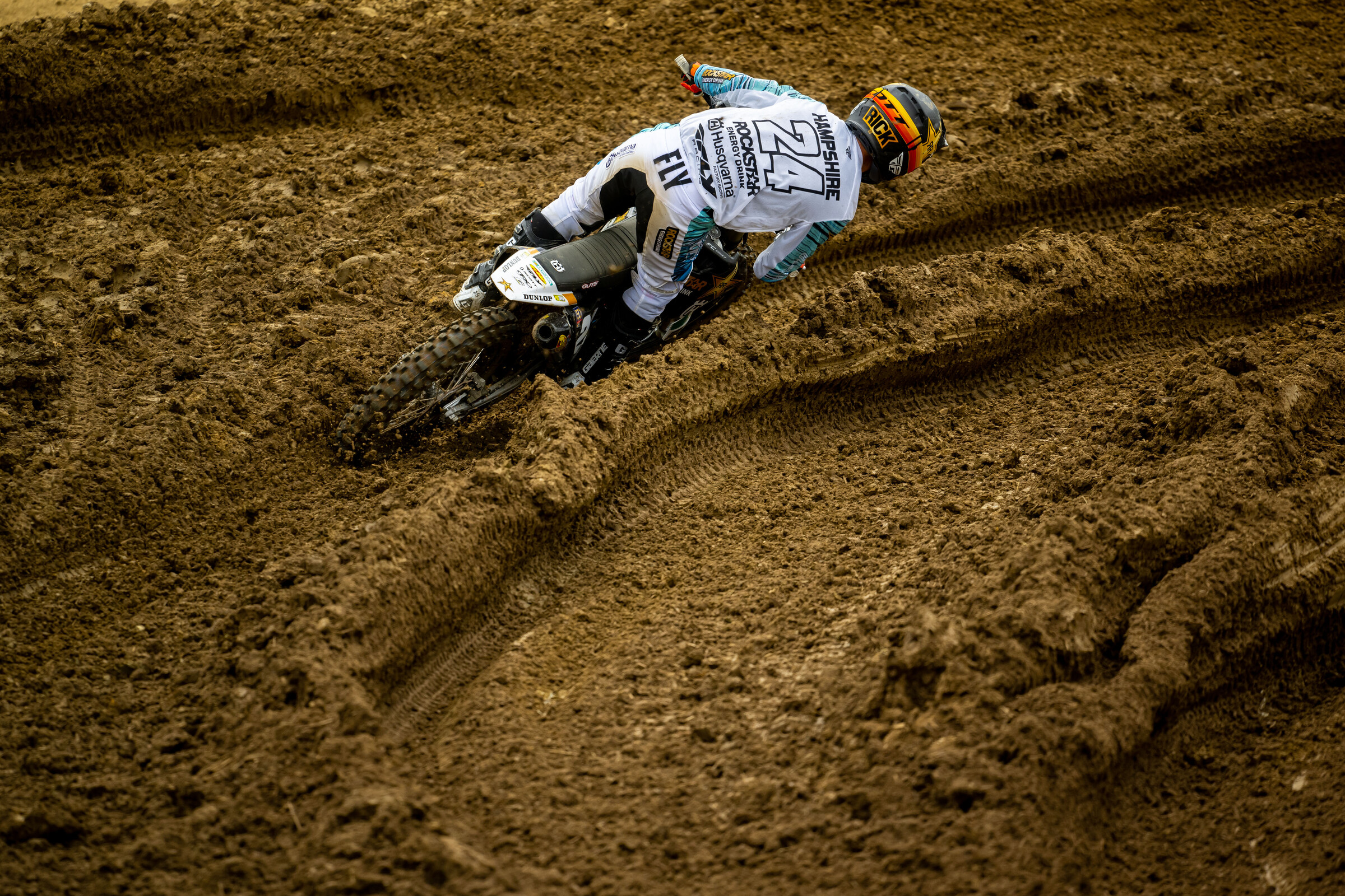 Hmmmmm why would a rider get tunnel vision on these tracks?