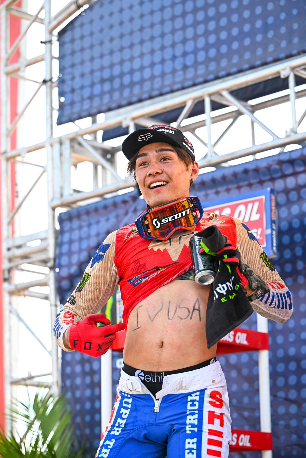 Jo Shimoda loves the USA.