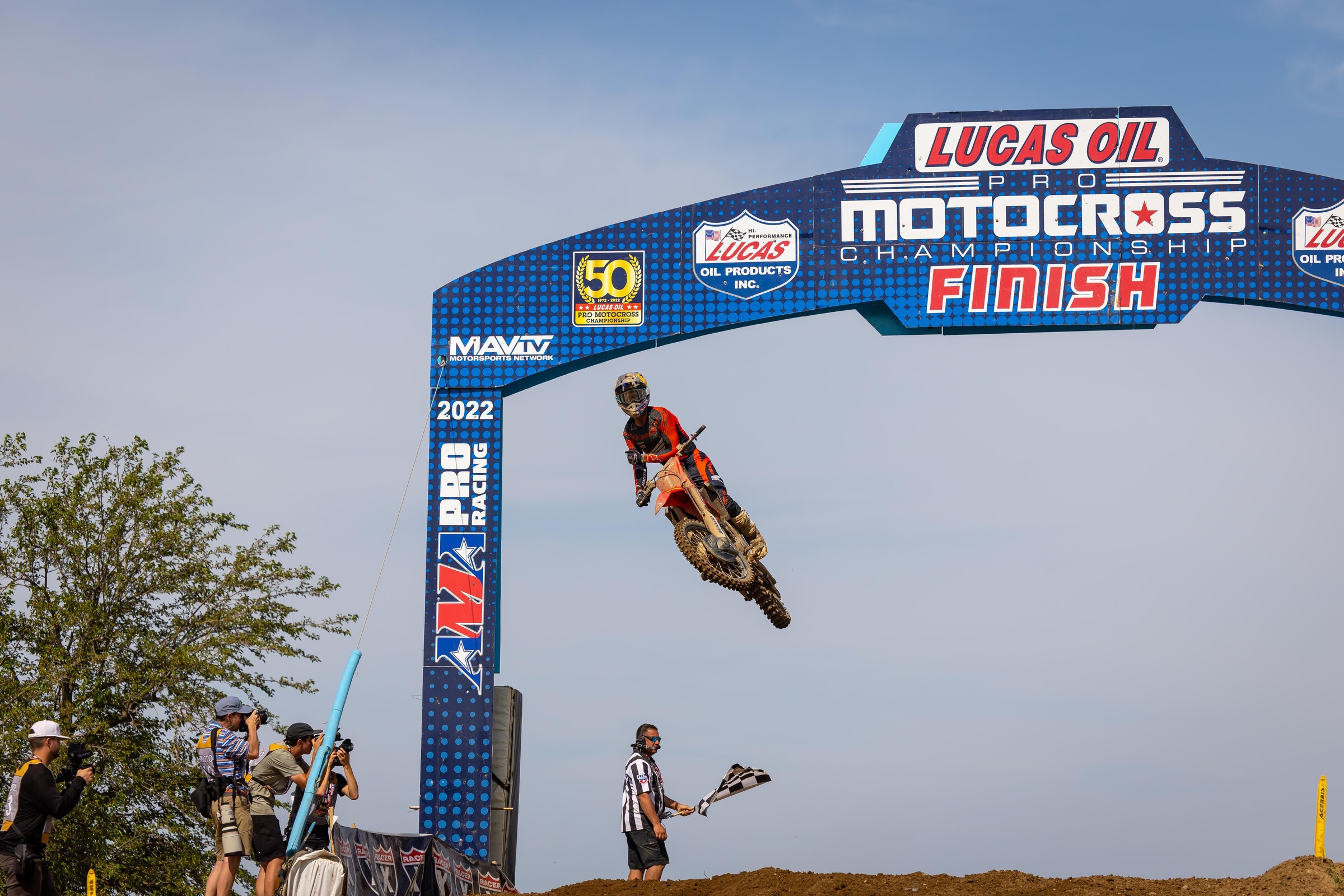 Jett Lawrence winning the second moto.