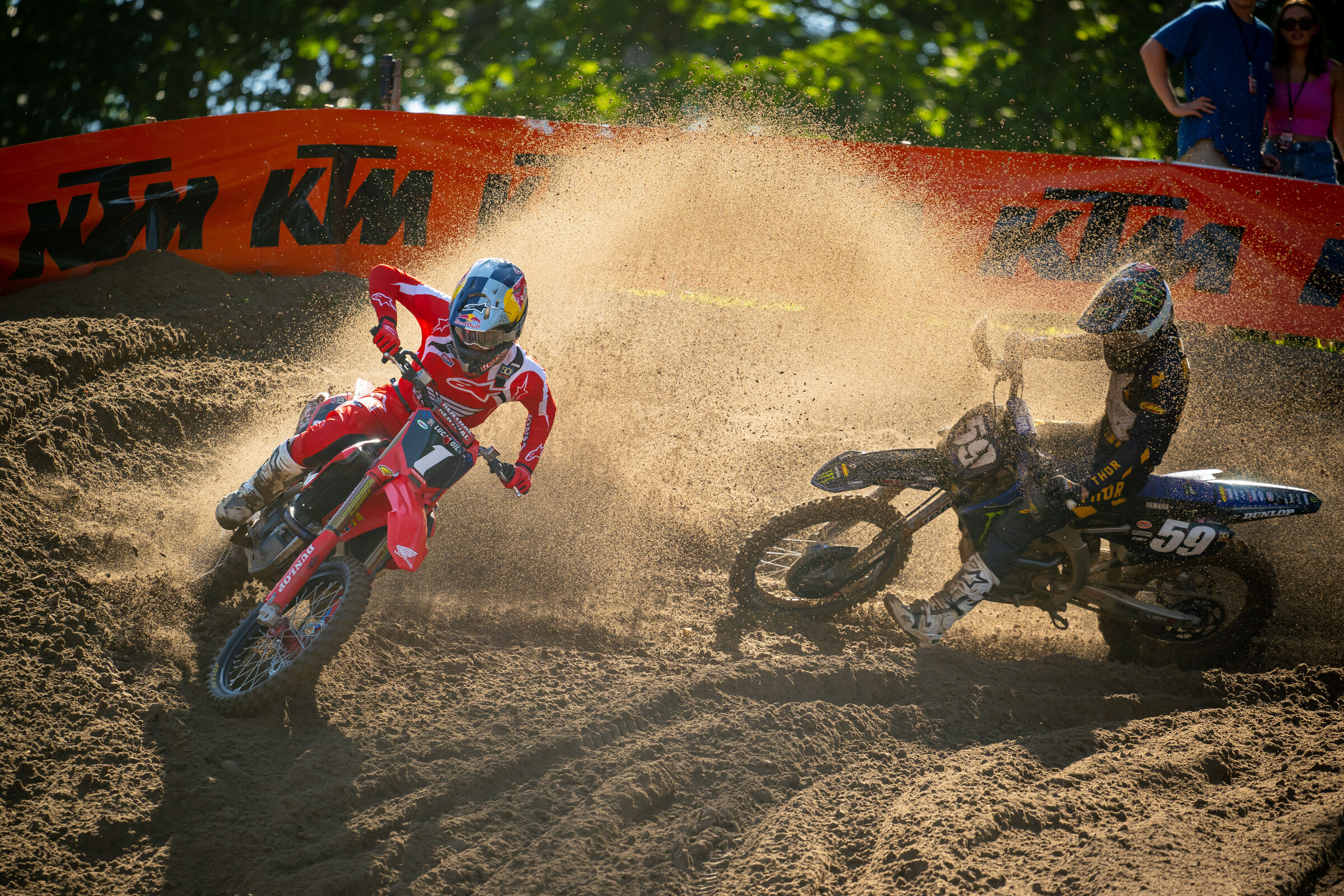 Lawrence taking pressure from Levi Kitchen in the second moto.